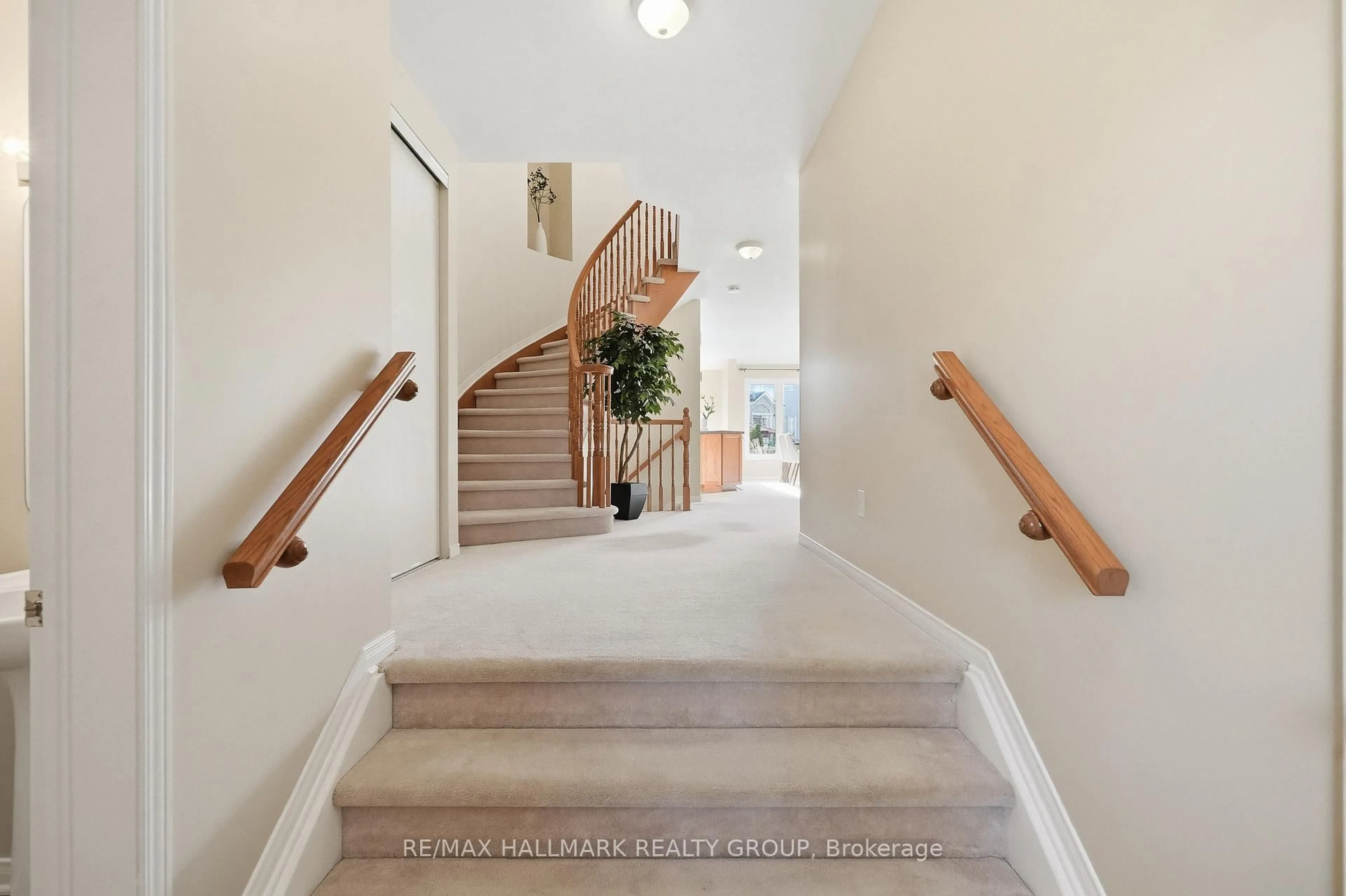 Stairs for 204 Greenridge St, Ottawa Ontario K1C 7R3