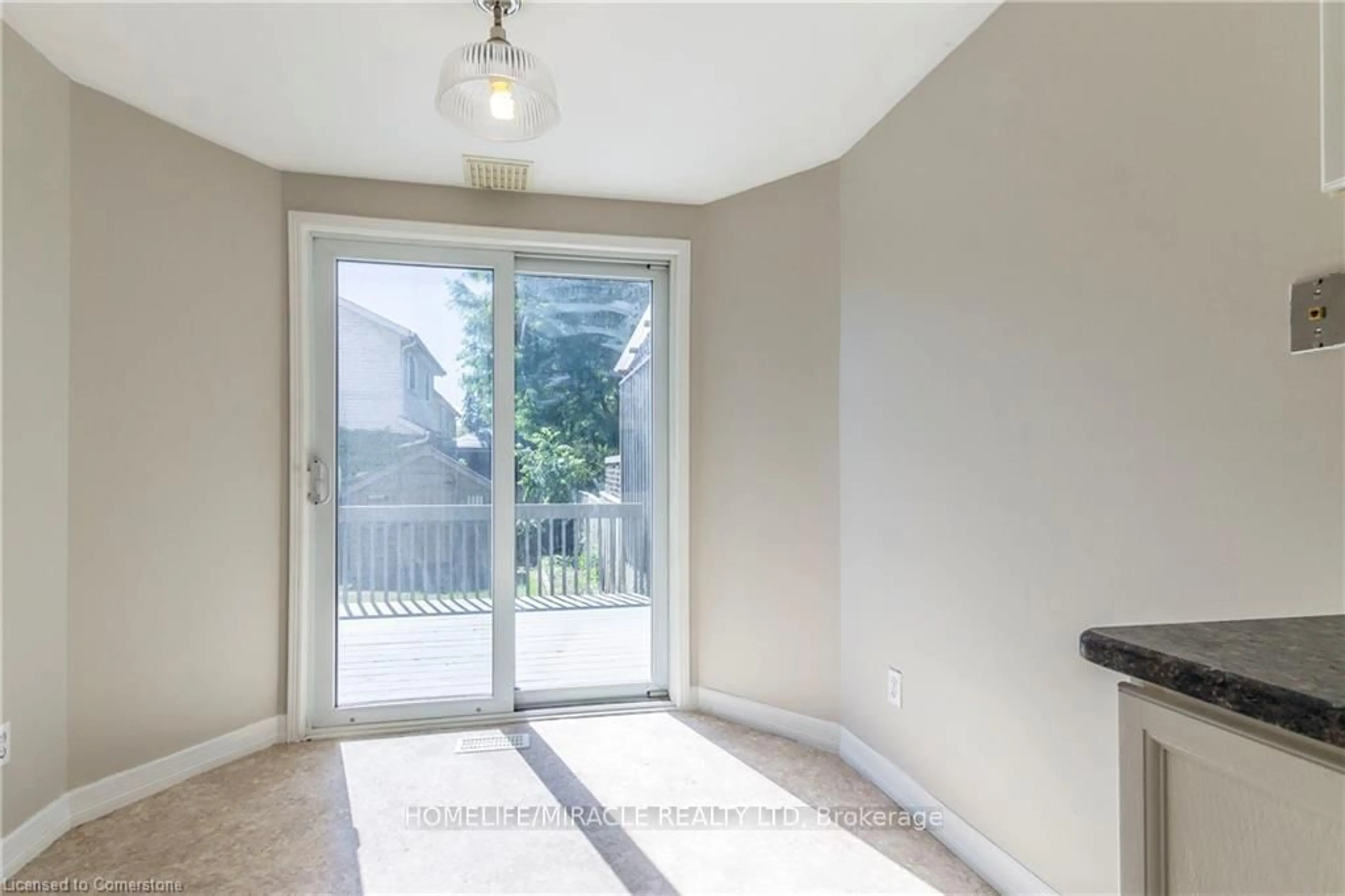 Indoor entryway for 419 Downsview Pl, Waterloo Ontario N2K 3T9