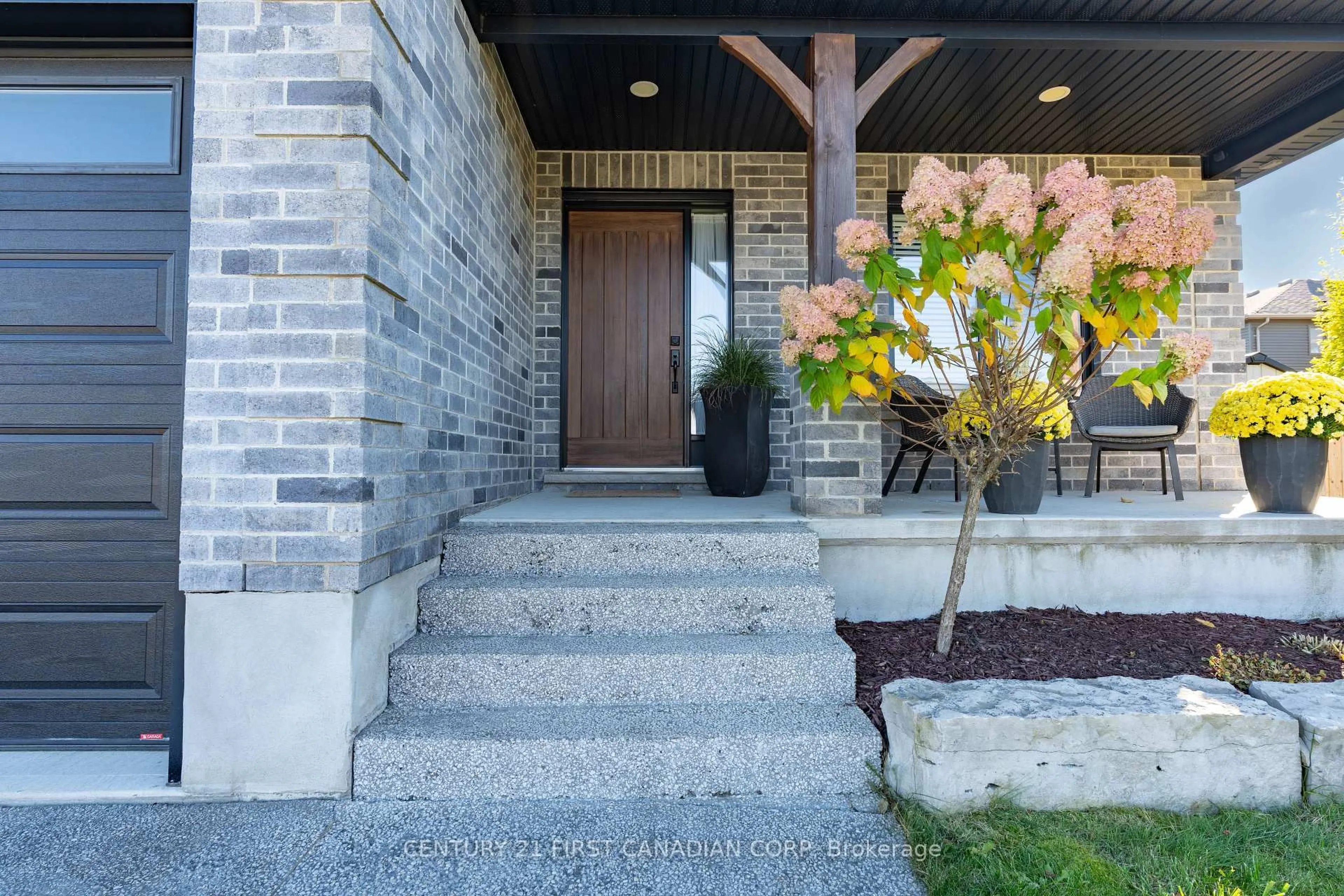 Unknown for 191 GILMOUR Dr, Lucan Biddulph Ontario N0M 2J0