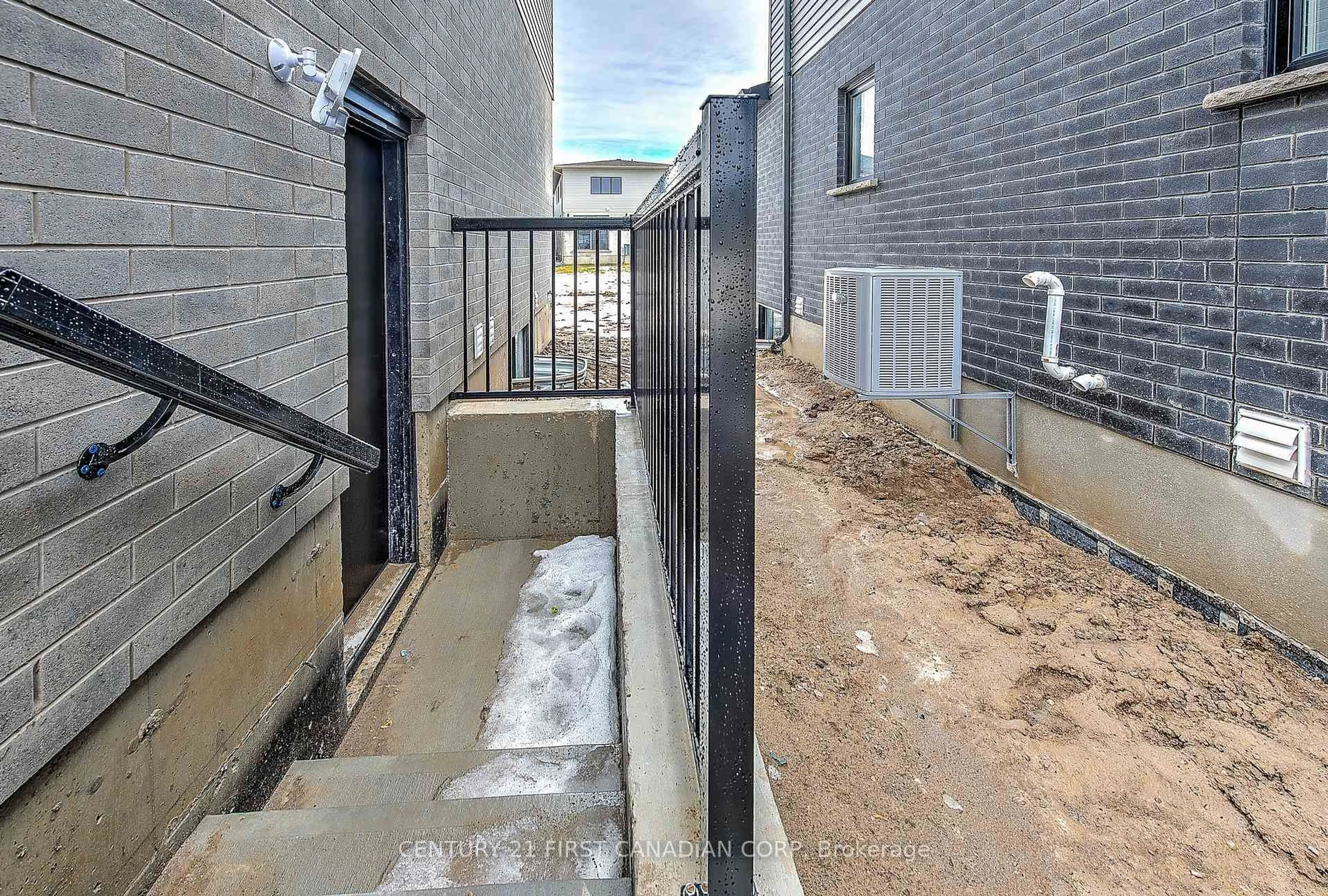 Unknown for 245 HESSELMAN Cres, London South Ontario N6M 0K3