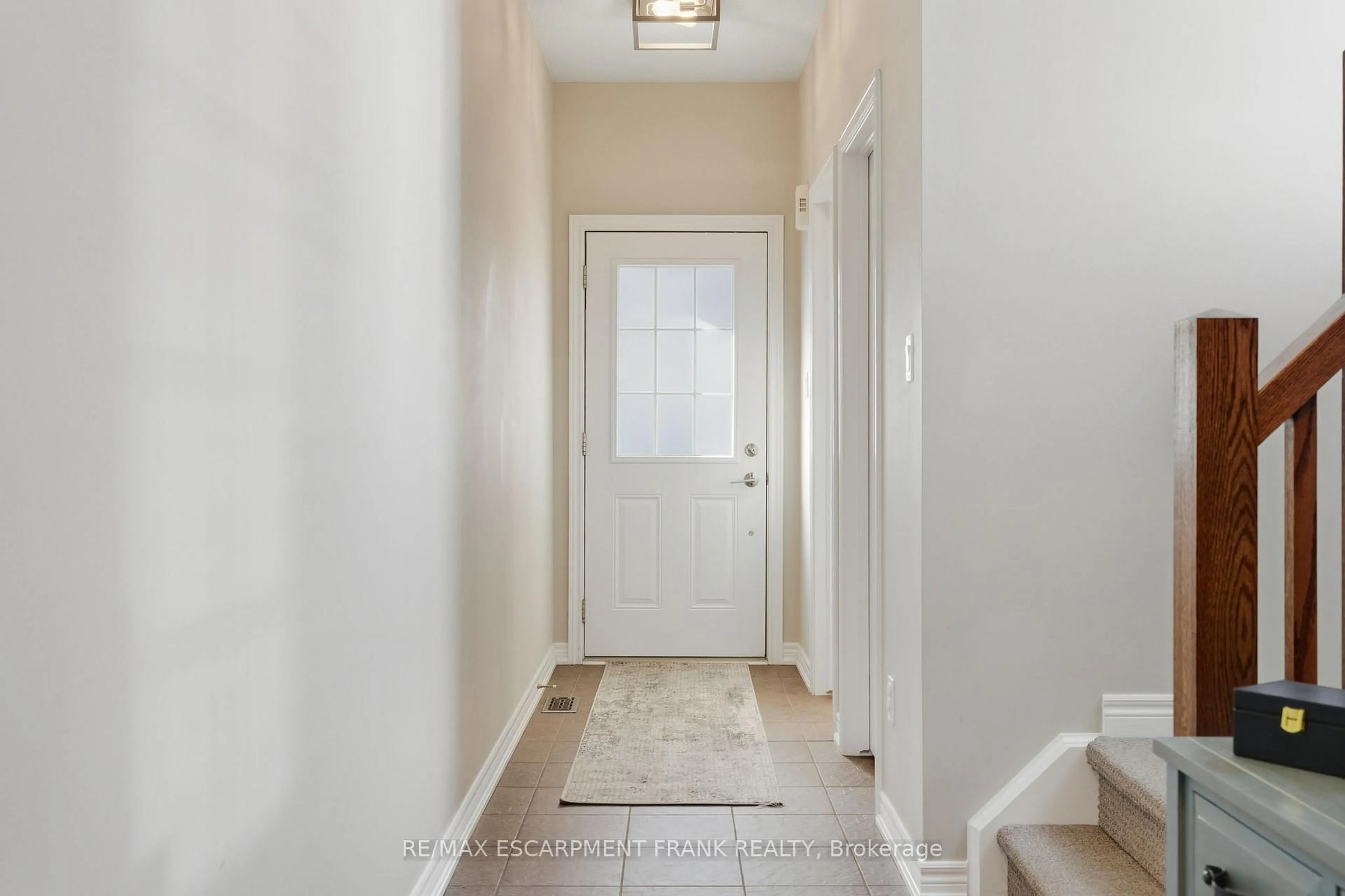 Indoor entryway for 541 Winston Rd #85, Grimsby Ontario L3M 0C5