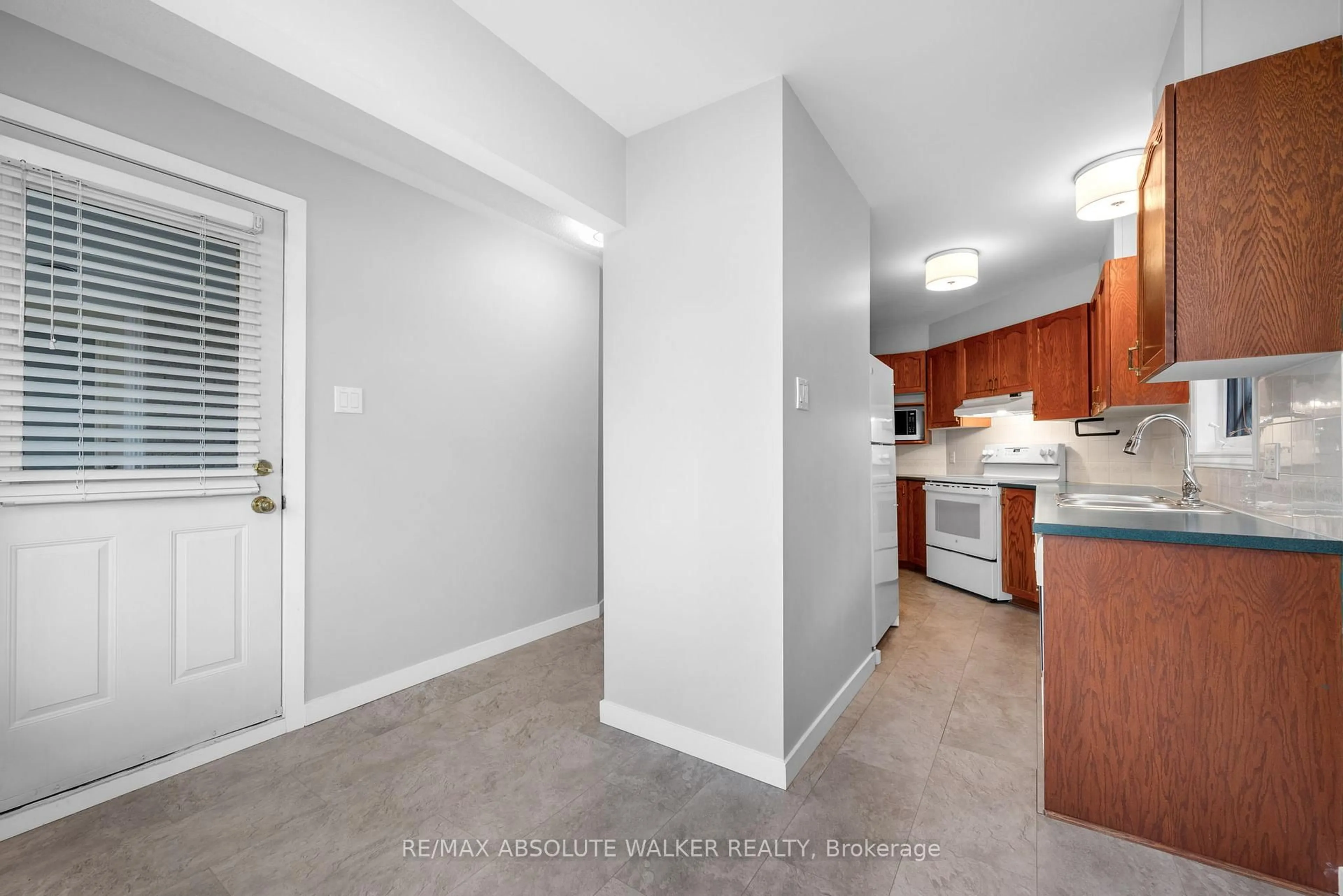 Unknown for 1673 Locksley Lane, Ottawa Ontario K1J 1B6