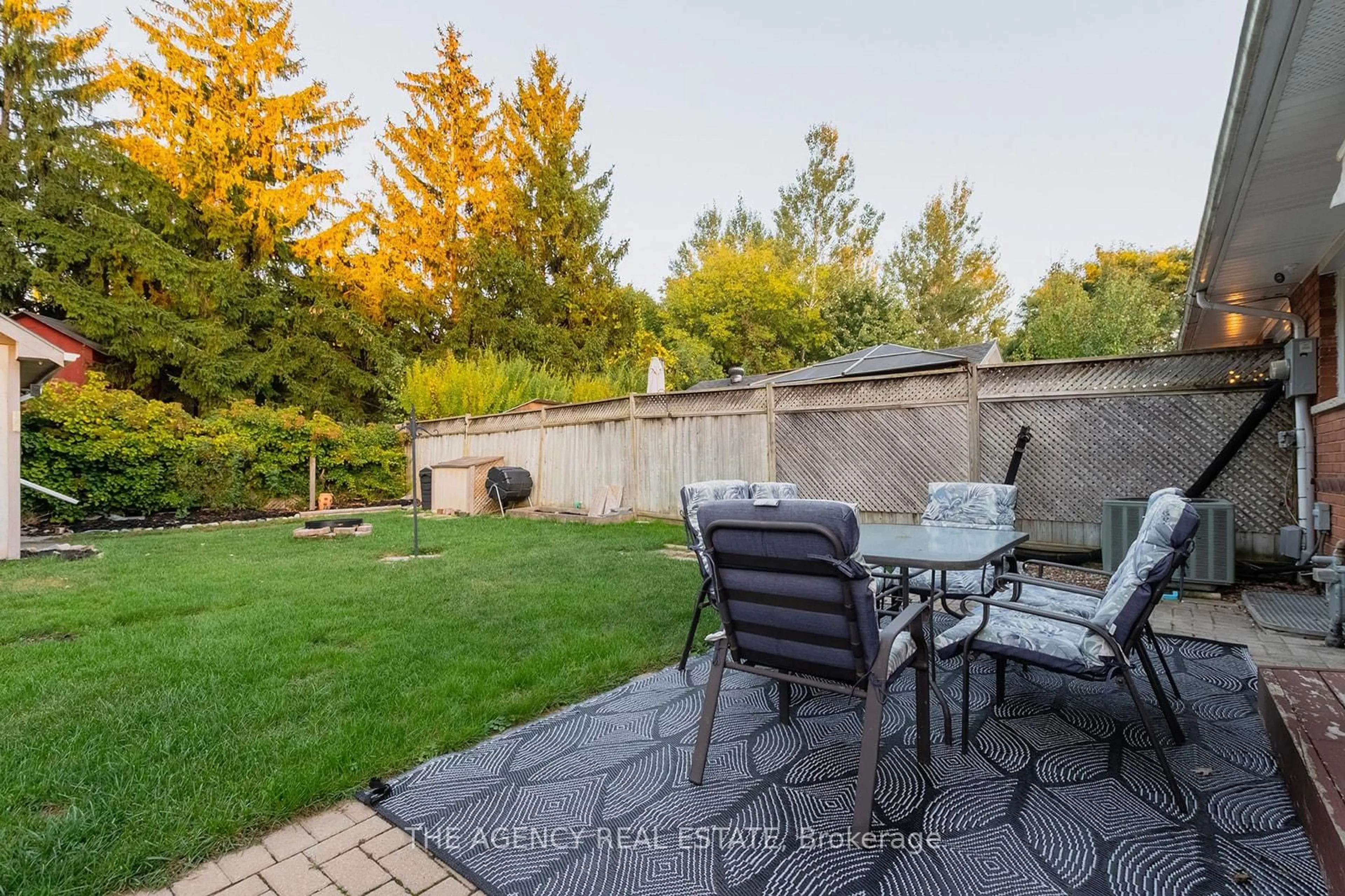 Patio, unknown for 222 cairn St, London South Ontario N5Z 3W7