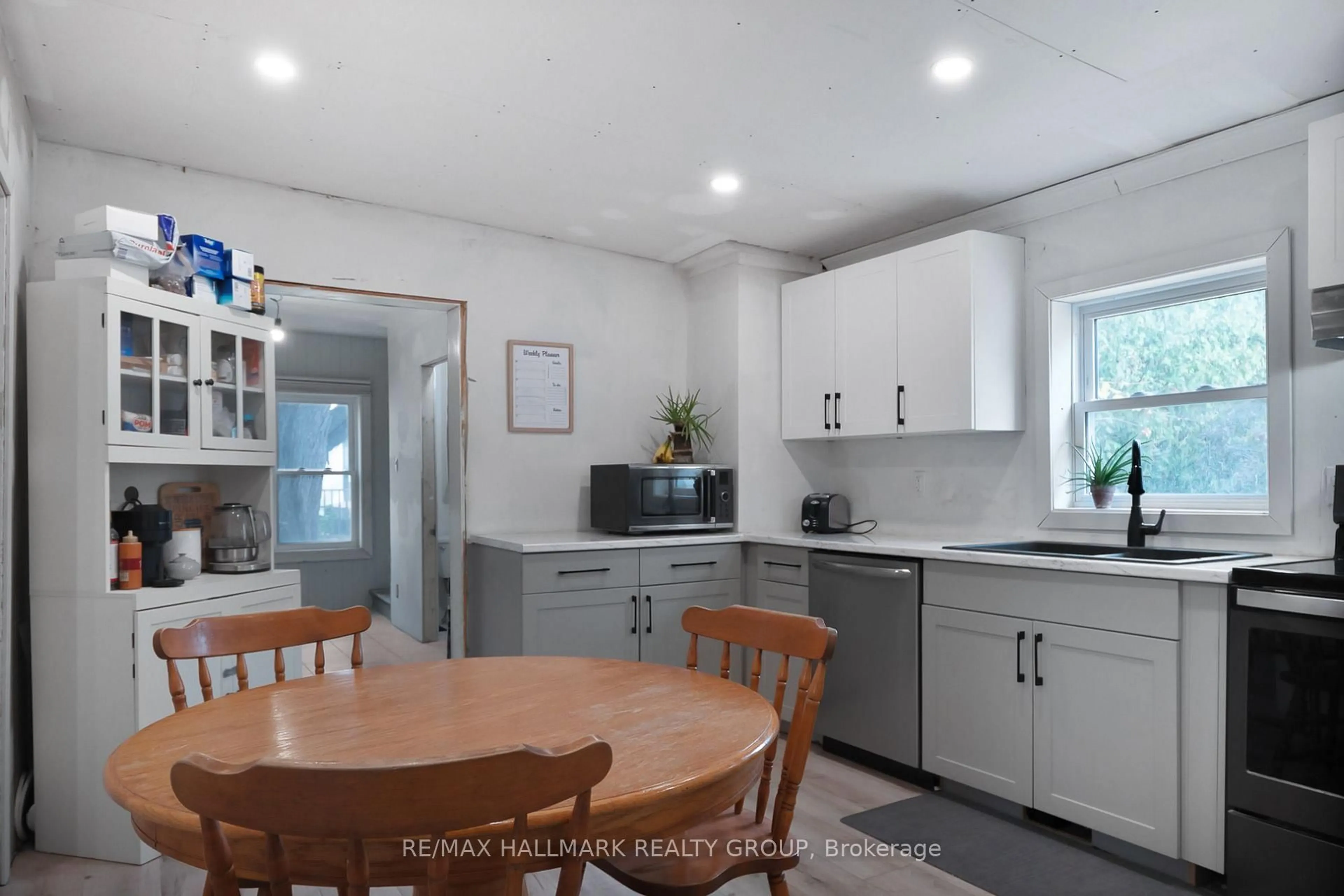 Open concept kitchen, ceramic/tile floor for 475 Centre St, North Dundas Ontario K0C 2K0