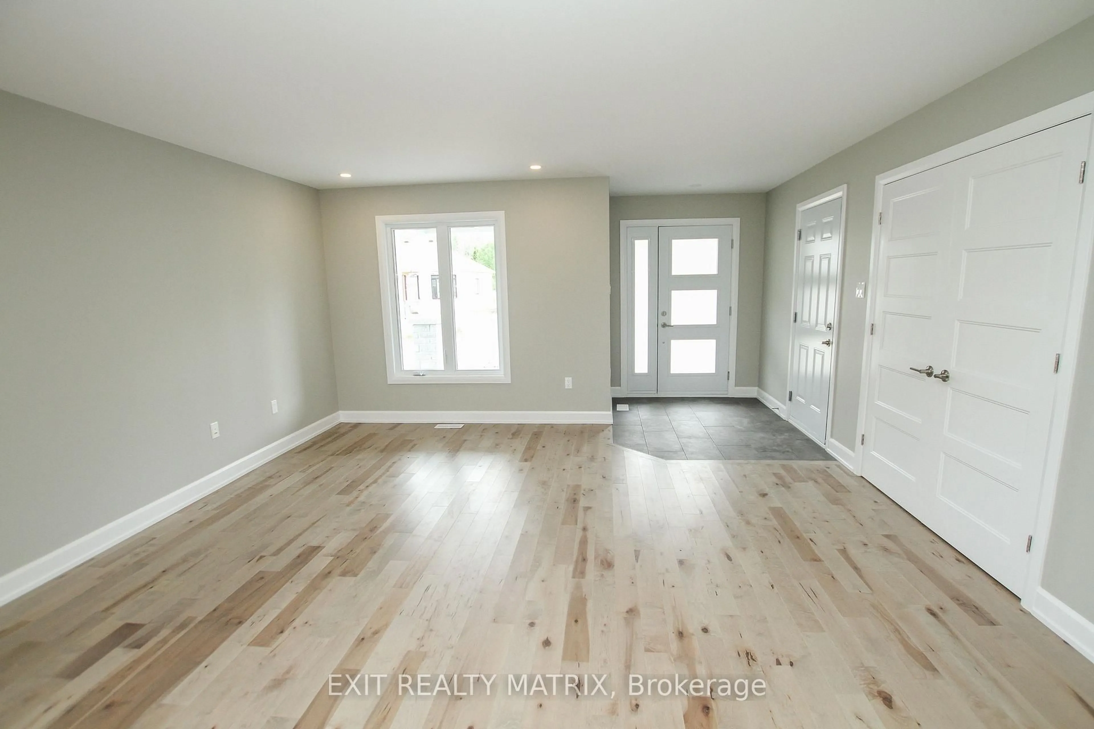 Indoor entryway for 2 Glenco Rd, South Stormont Ontario K0C 2A0