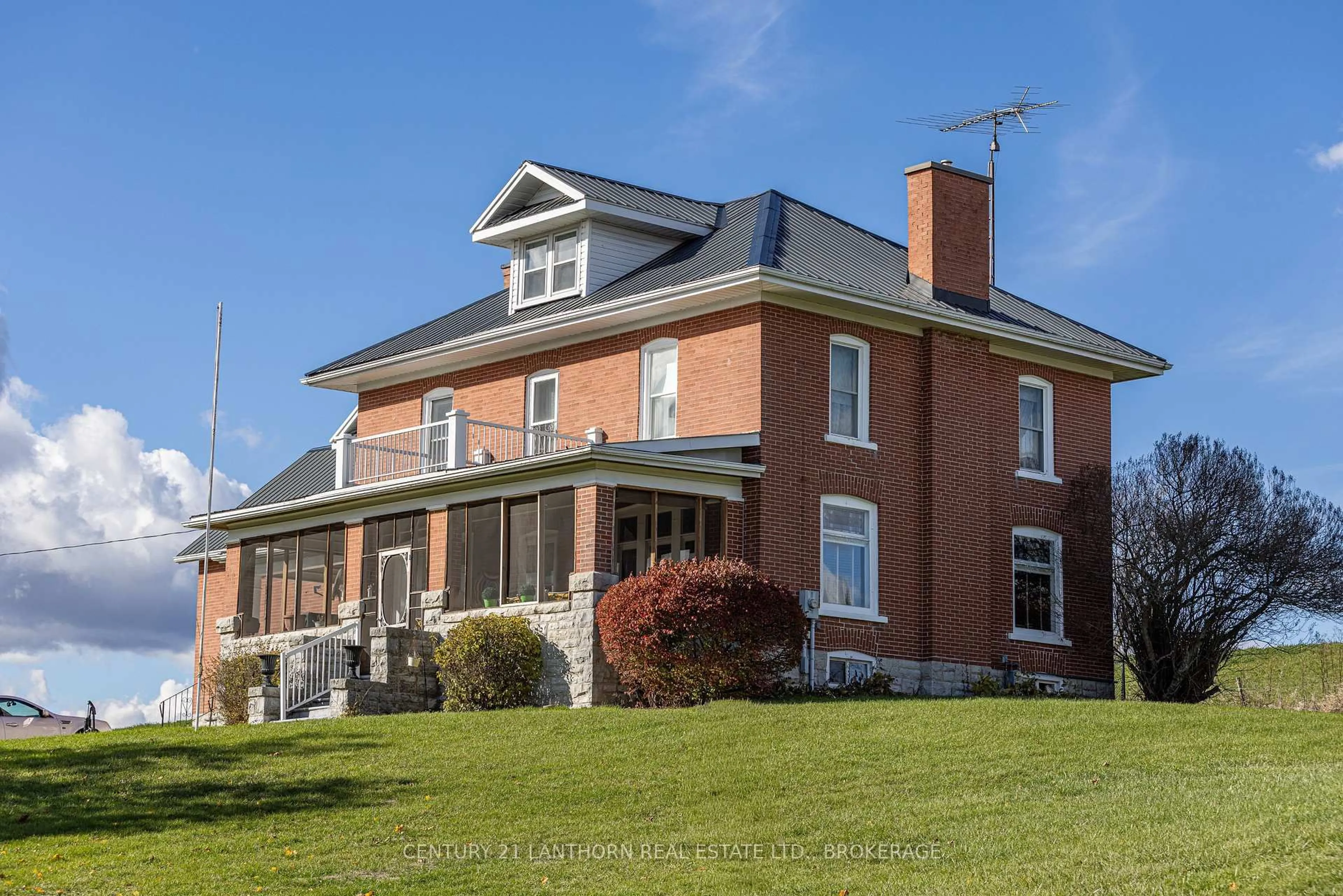 Home with brick exterior material, building for 530 Main St, Prince Edward County Ontario K0K 3L0