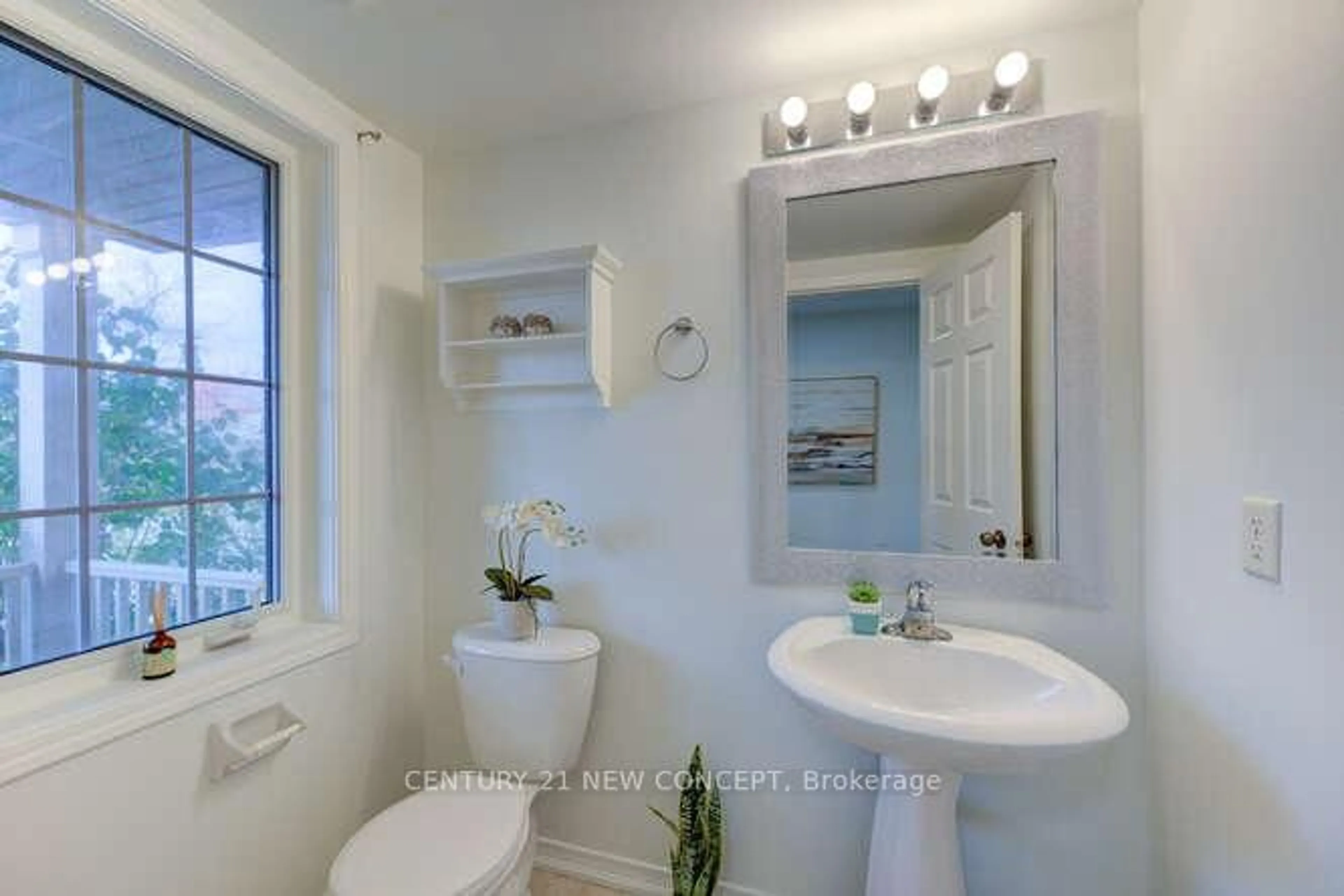 Standard bathroom, ceramic/tile floor for 65 Warner Lane, Brant Ontario N3T 0G1