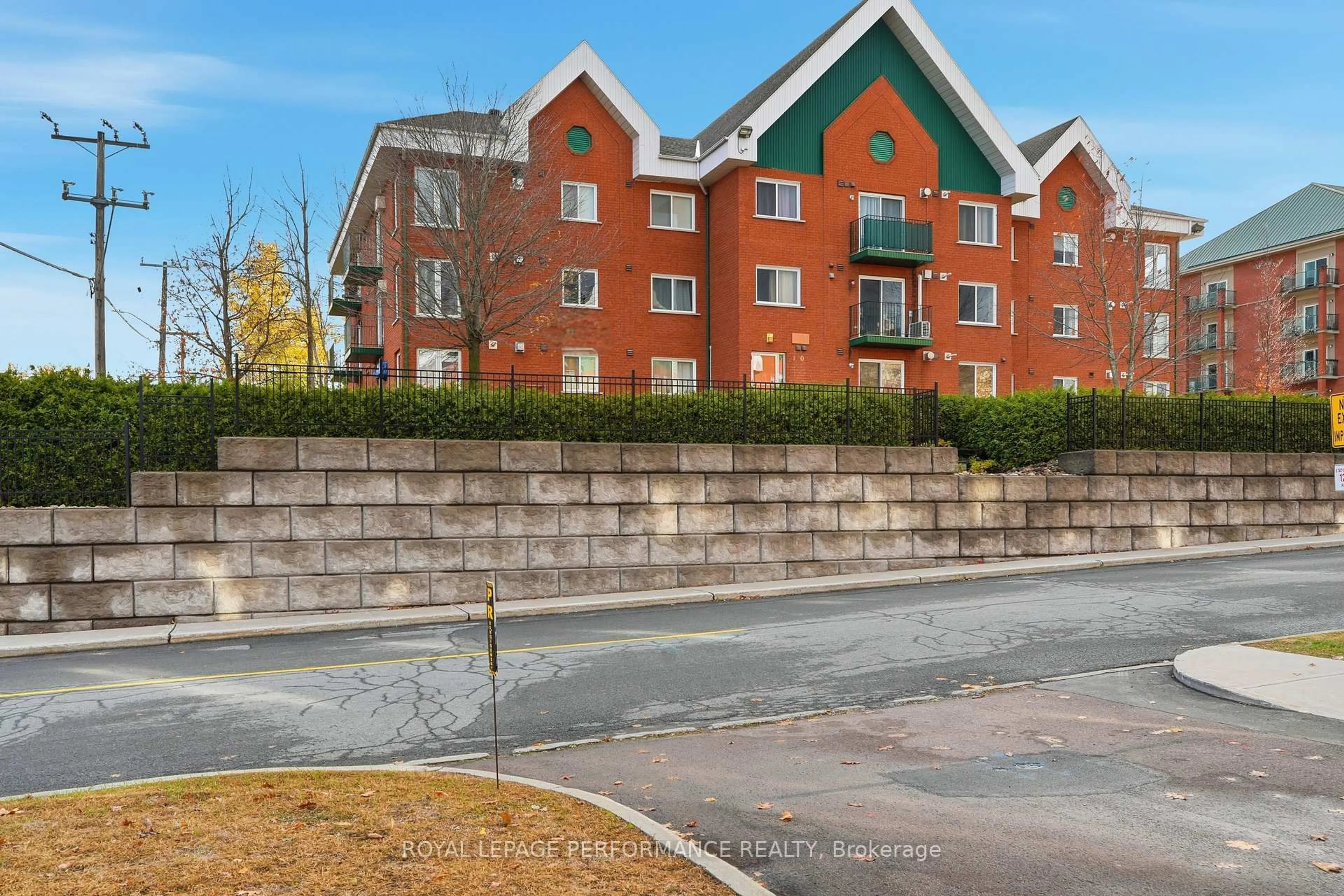 A pic from outside/outdoor area/front of a property/back of a property/a pic from drone, unknown for 1101 Clement St #18, Hawkesbury Ontario K6A 3P1