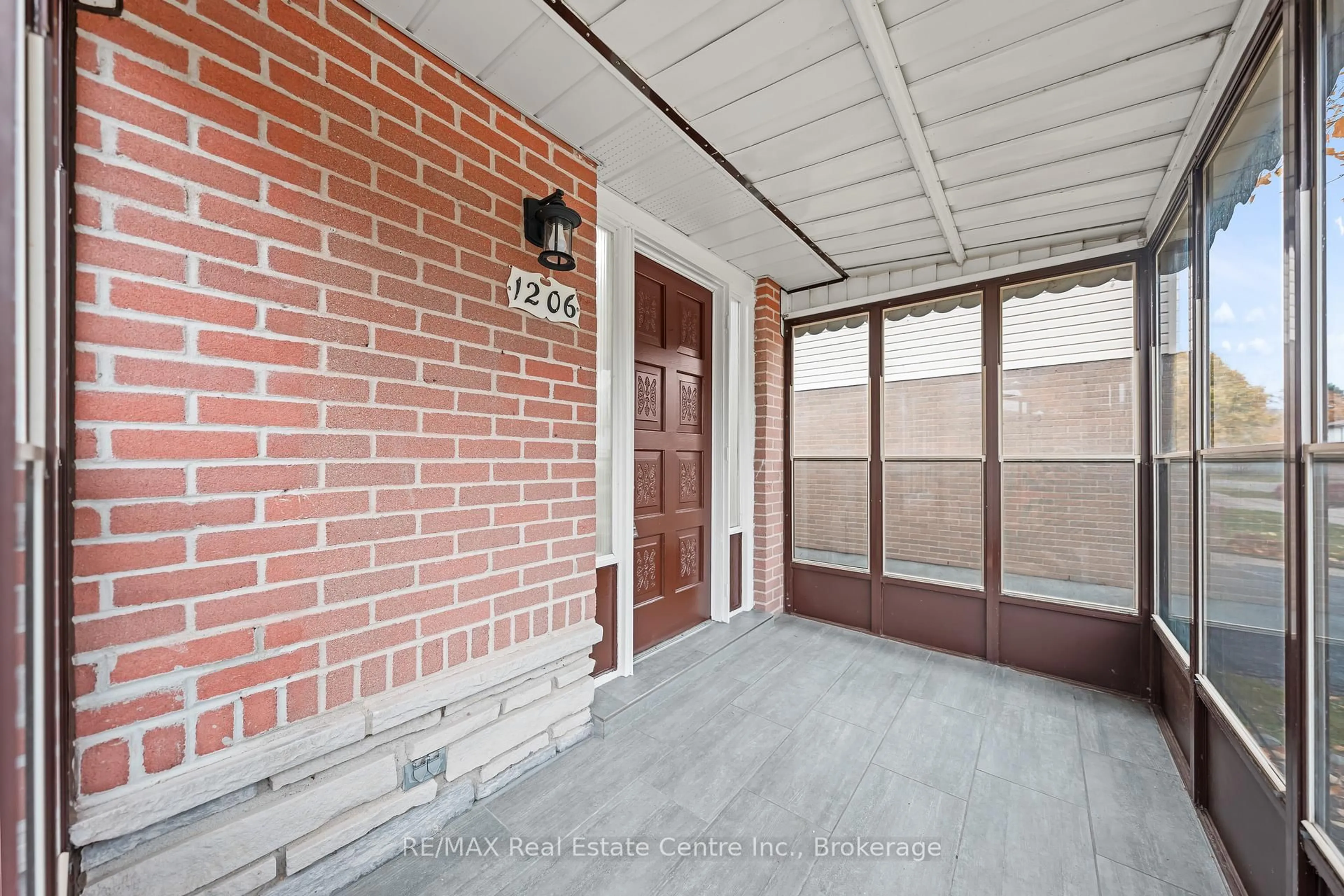 Unknown for 1206 Valentine Dr, Cambridge Ontario N3H 2N8