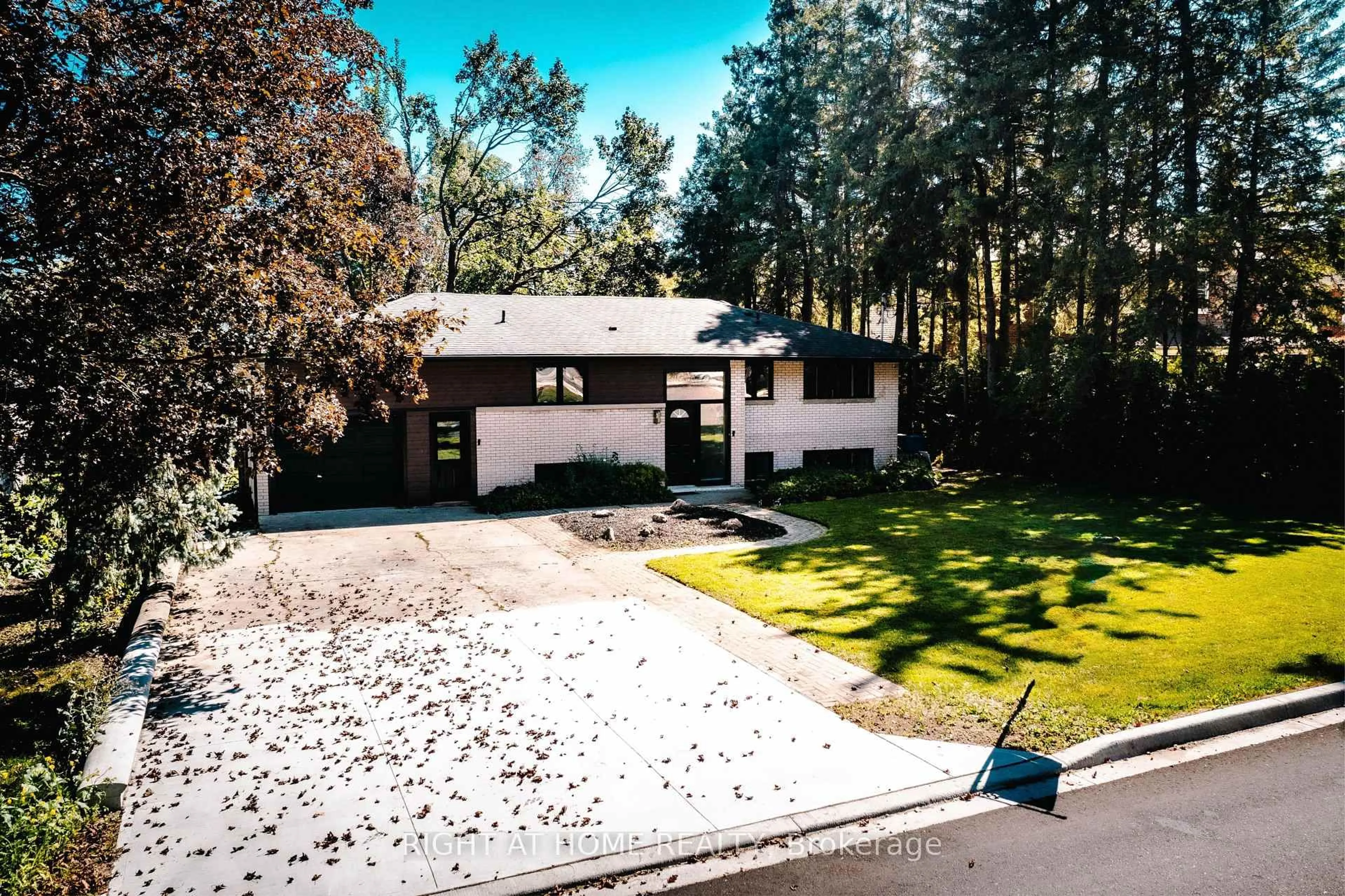 A pic from outside/outdoor area/front of a property/back of a property/a pic from drone, street for 221 Victoria St, Southgate Ontario N0C 1B0