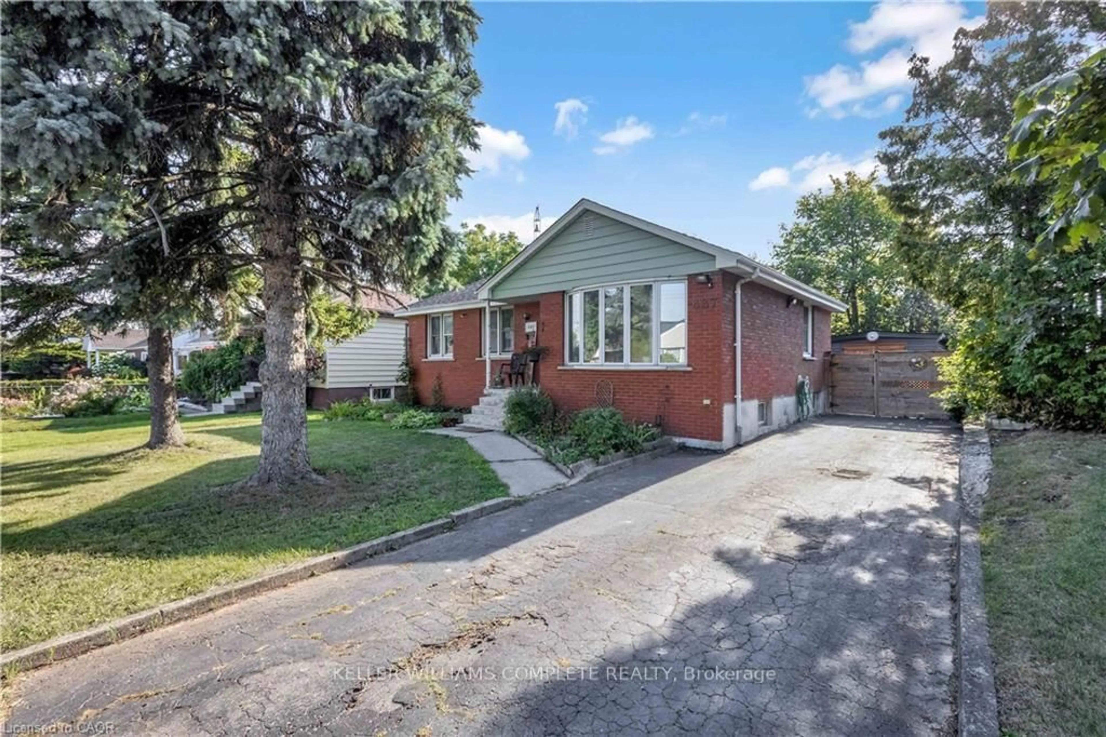 Home with brick exterior material, street for 487 East 37th St, Hamilton Ontario L8V 4C1
