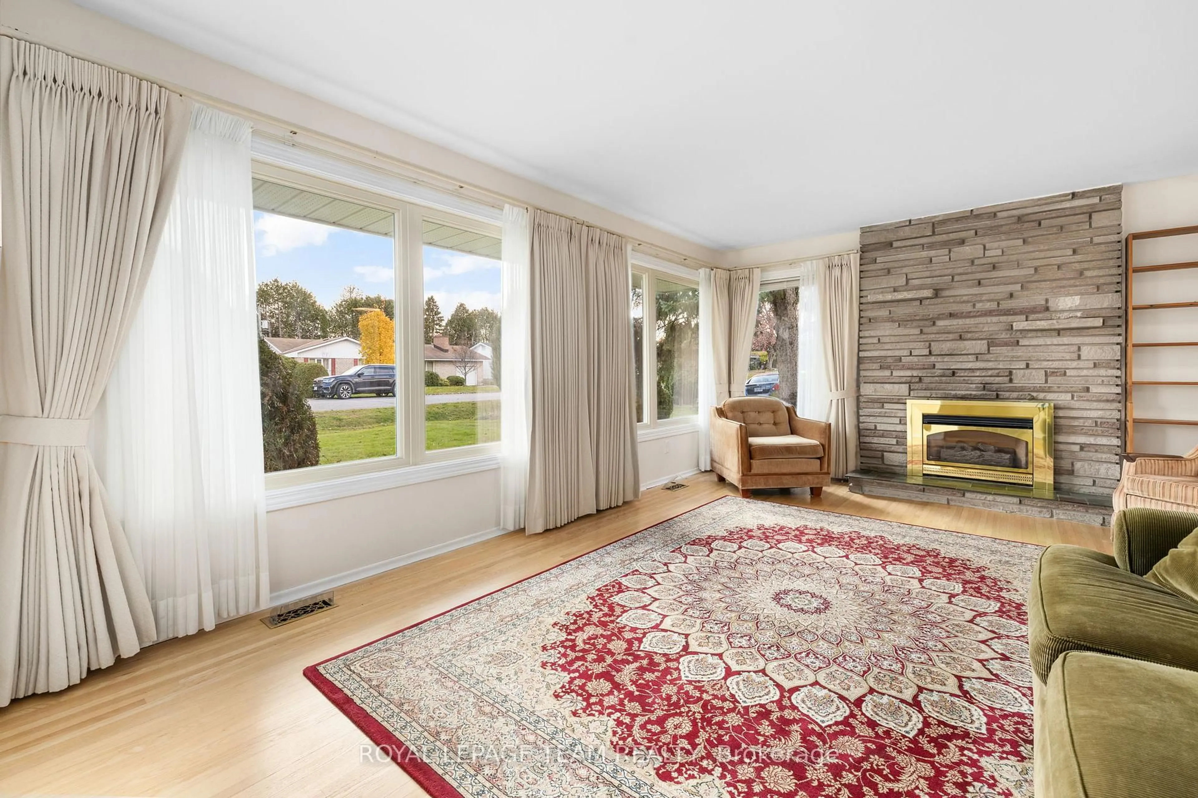 Unknown for 11 Cherrywood Dr, Ottawa Ontario K2H 6H1