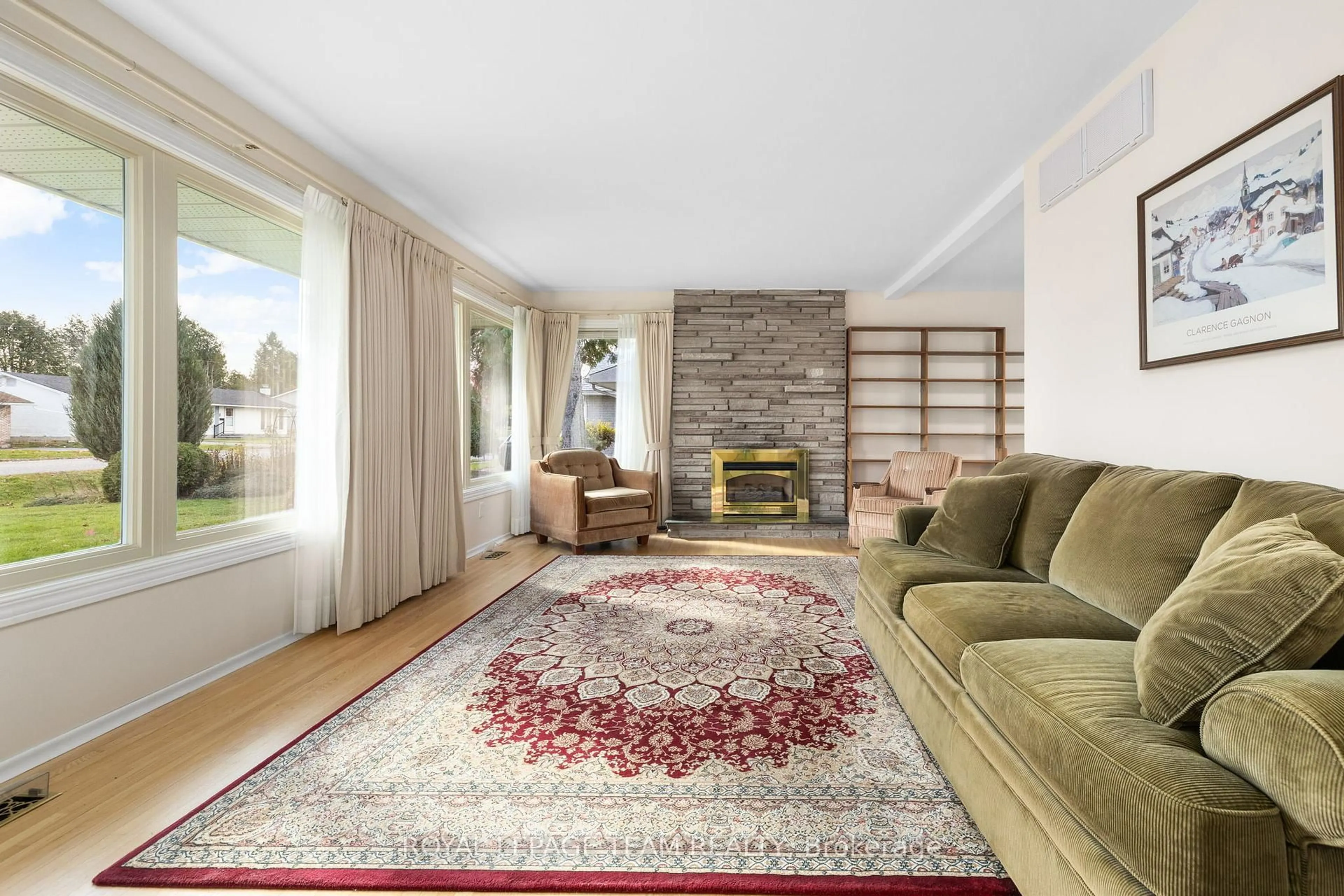 Living room with furniture, carpet floor for 11 Cherrywood Dr, Ottawa Ontario K2H 6H1