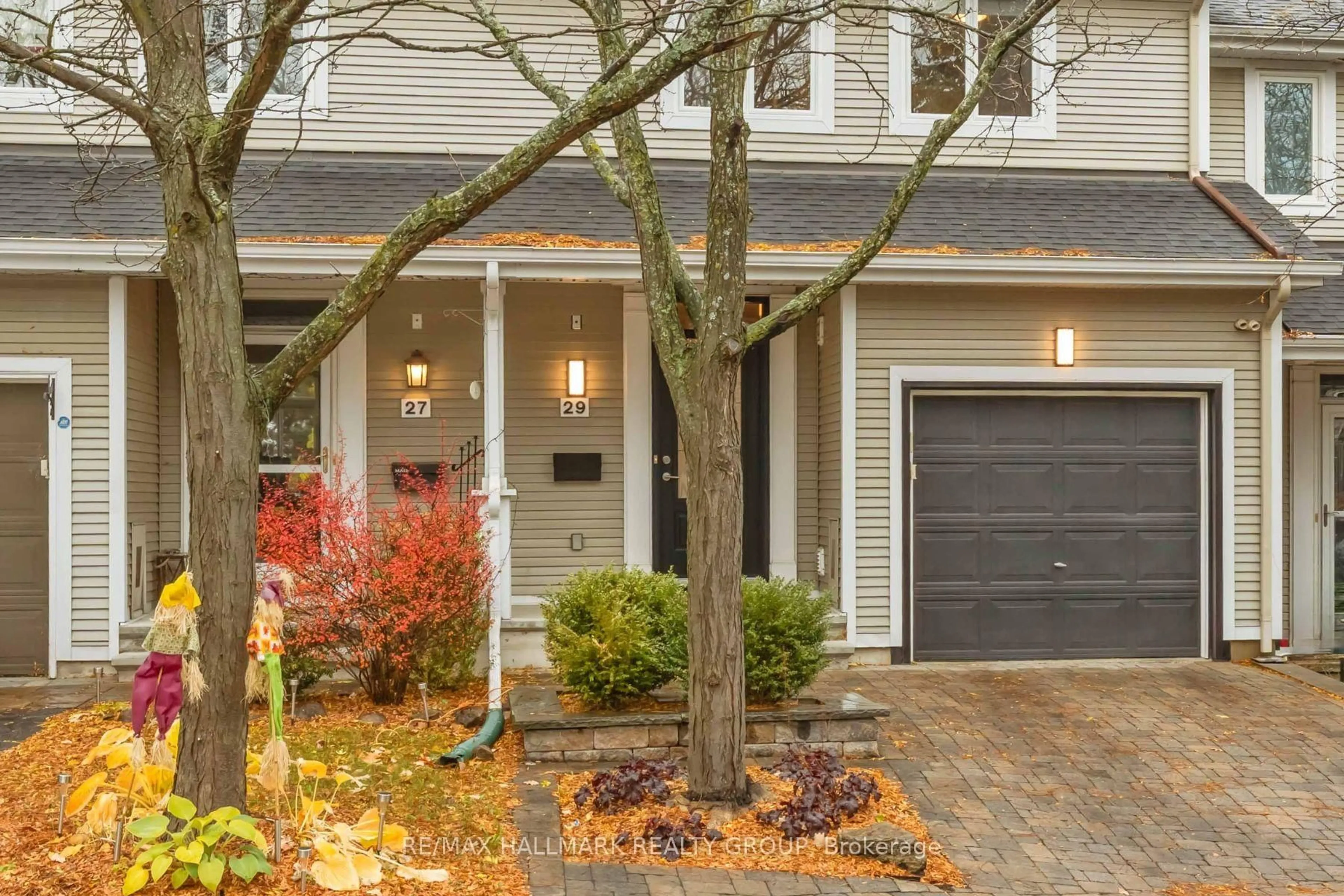 Unknown for 29 Maxton Private, Ottawa Ontario K1J 1J1