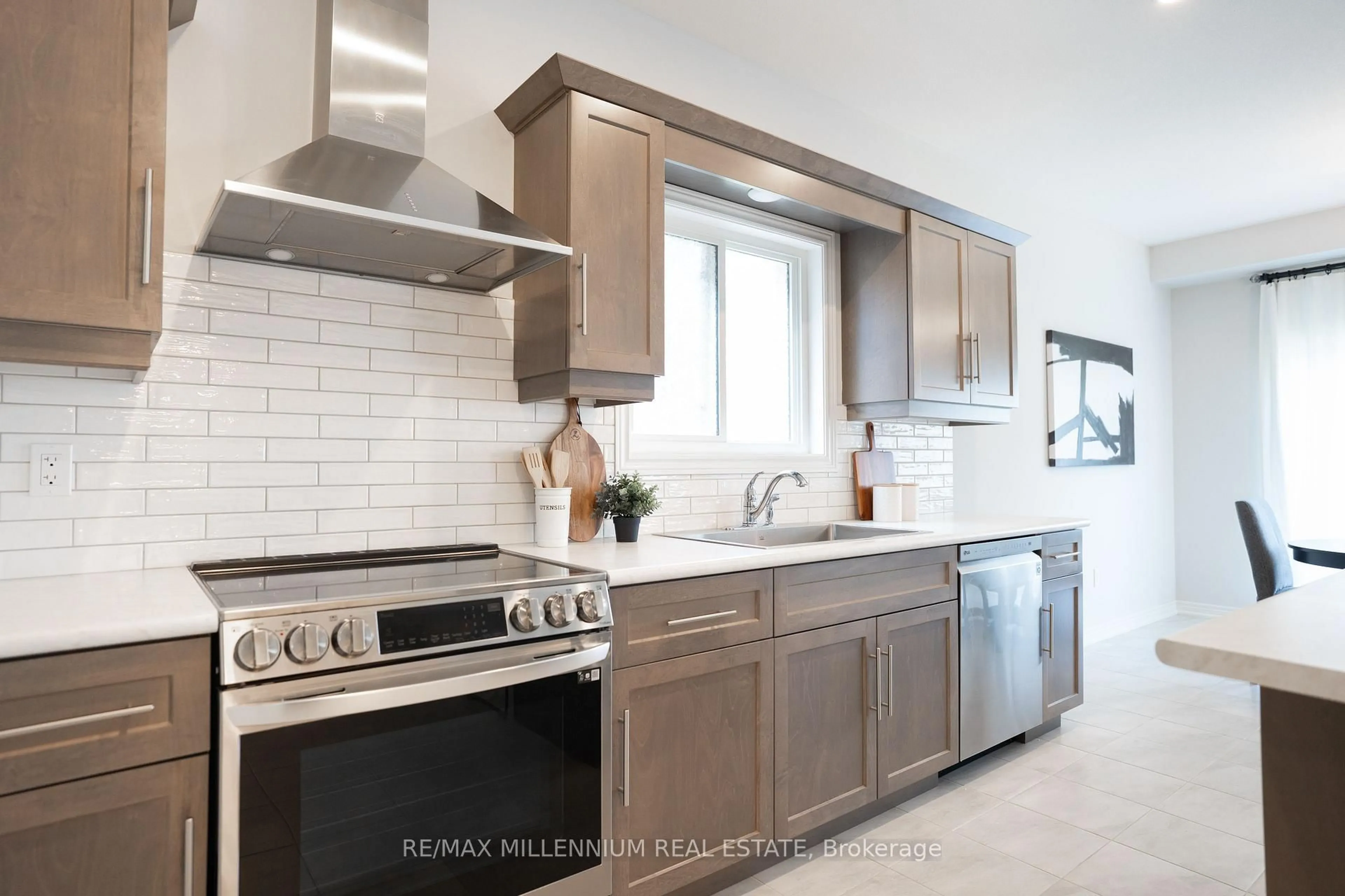 Contemporary kitchen, ceramic/tile floor for 217 Walker Rd, Pelham Ontario L0S 1E6