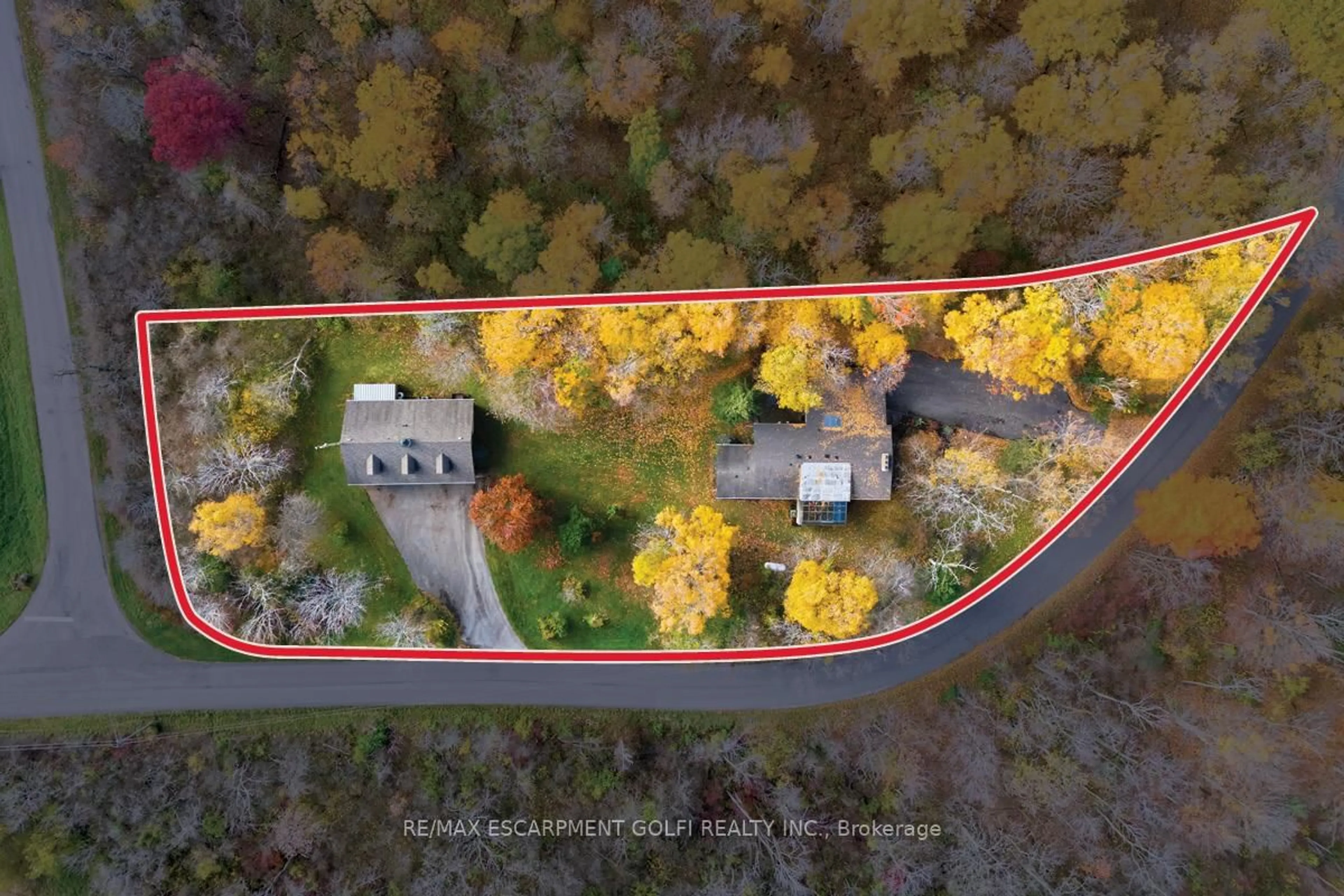 A pic from outside/outdoor area/front of a property/back of a property/a pic from drone, unknown for 4276 Walker Rd, Lincoln Ontario L0R 1B2