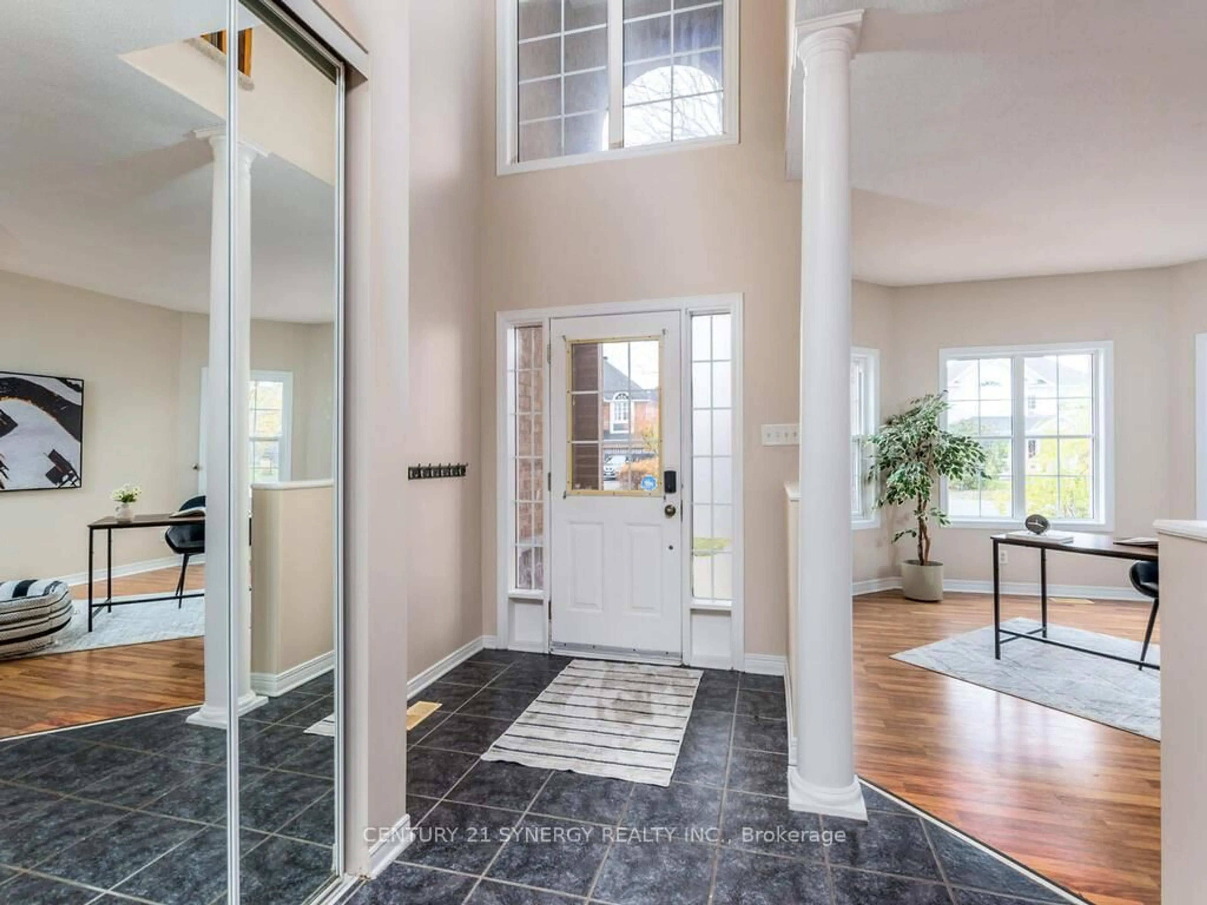 Indoor entryway for 34 Eliza Cres, Stittsville Ontario K2S 2A3