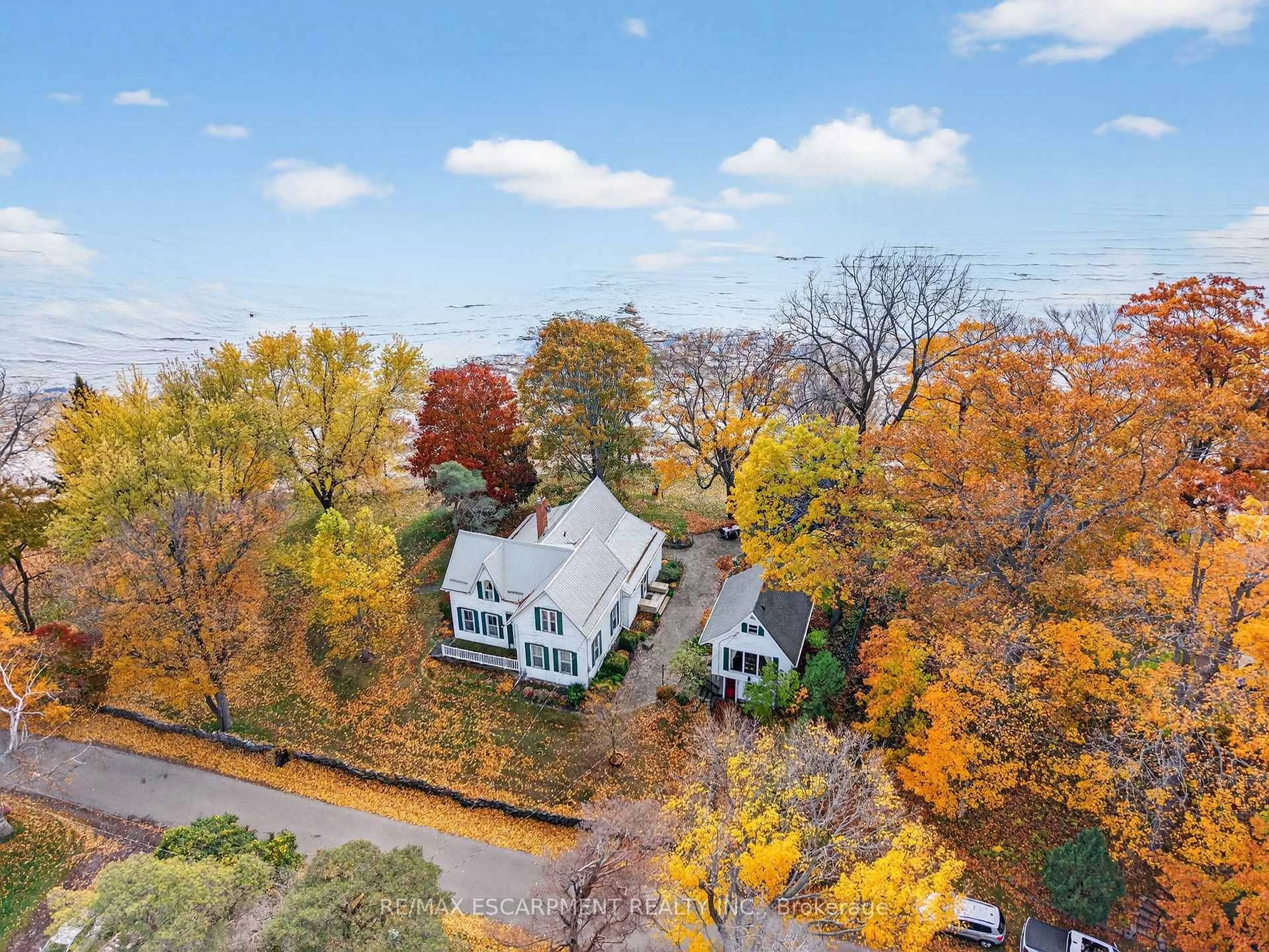 A pic from outside/outdoor area/front of a property/back of a property/a pic from drone, water/lake/river/ocean view for 685 SANDY Rd, Haldimand Ontario N1A 2W6