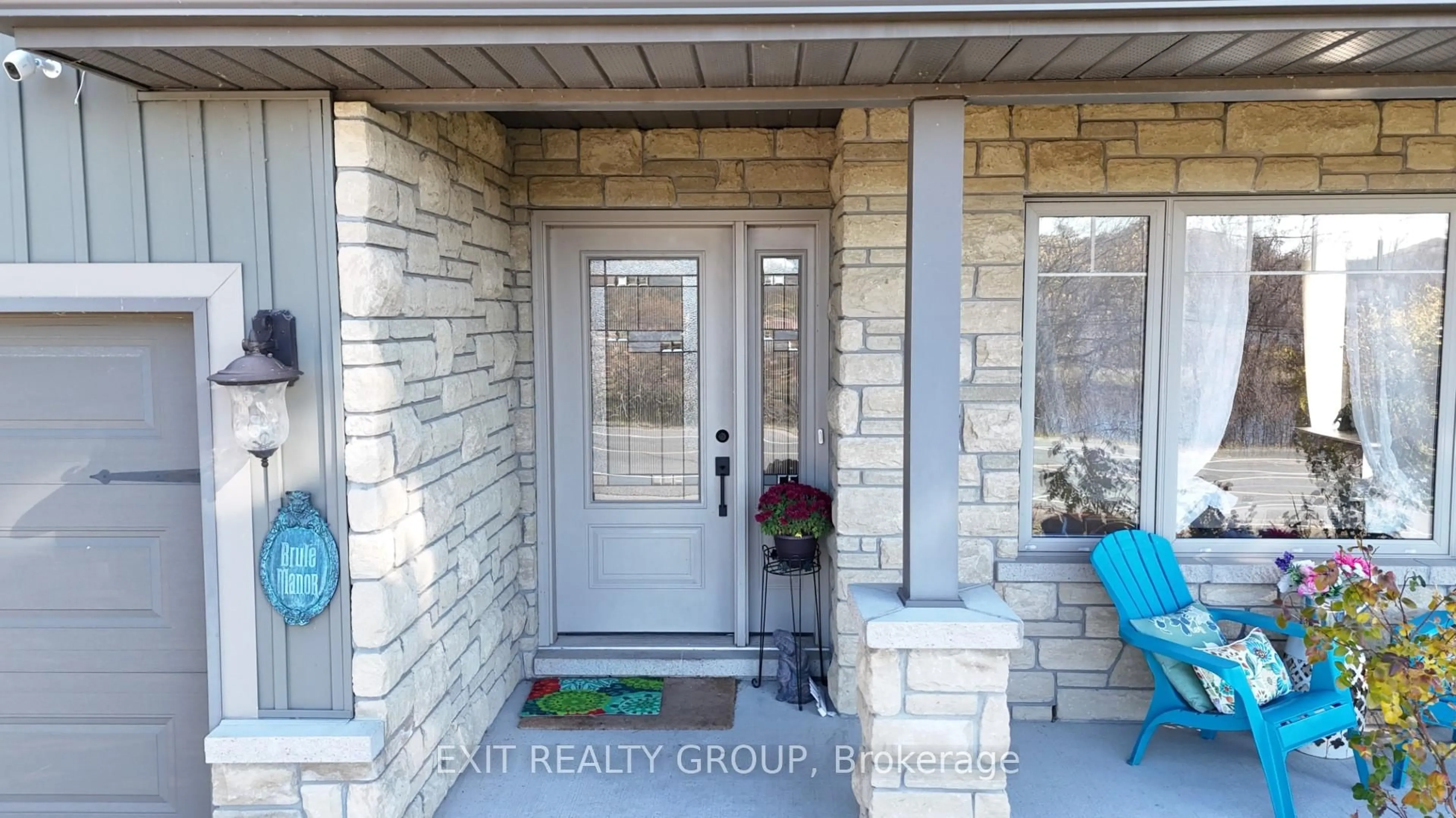 Indoor entryway for 354 Riverside Pkwy, Hastings Ontario K0K 2C0