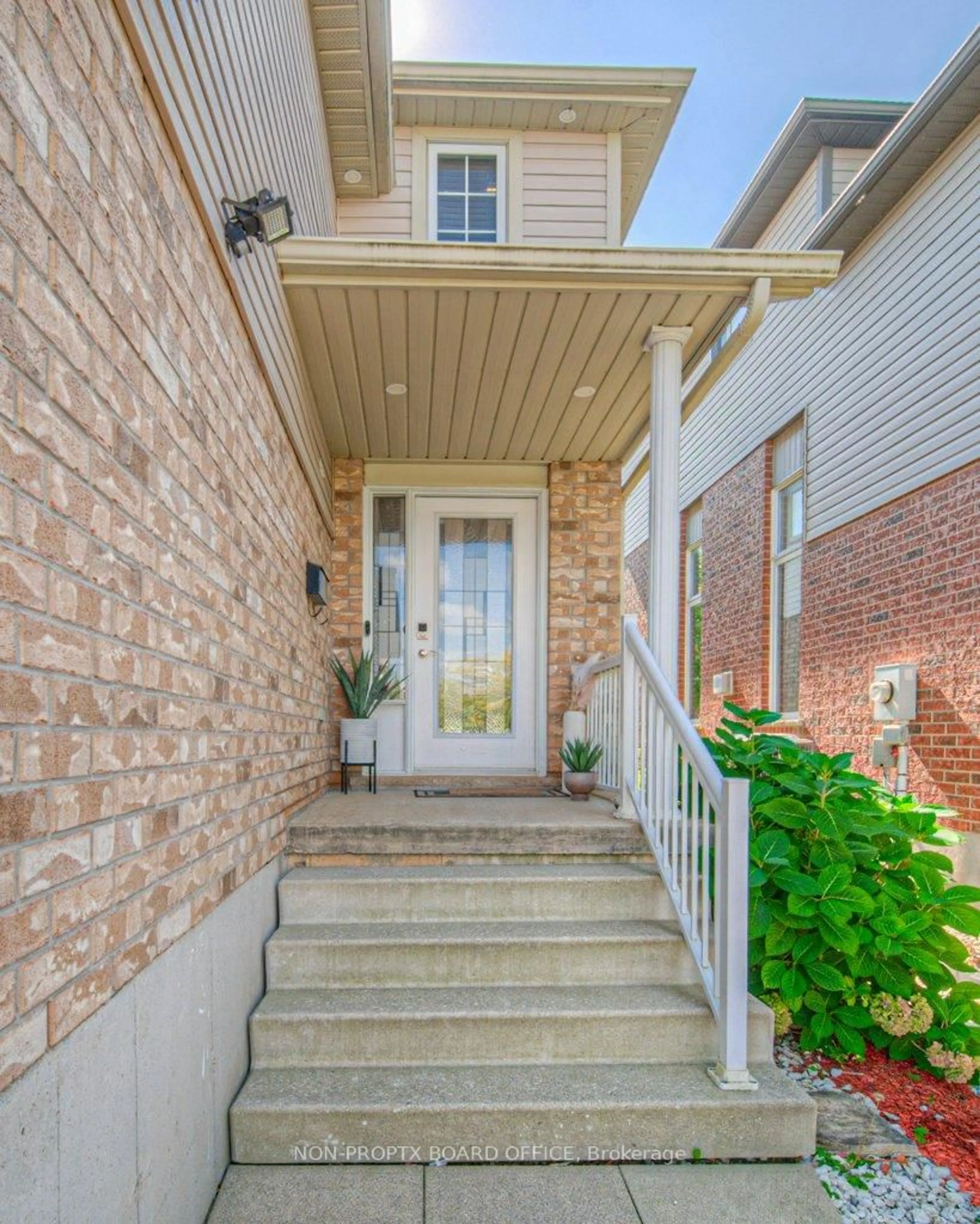 Home with brick exterior material, street for 220 Sienna Cres, Kitchener Ontario N2R 1T4