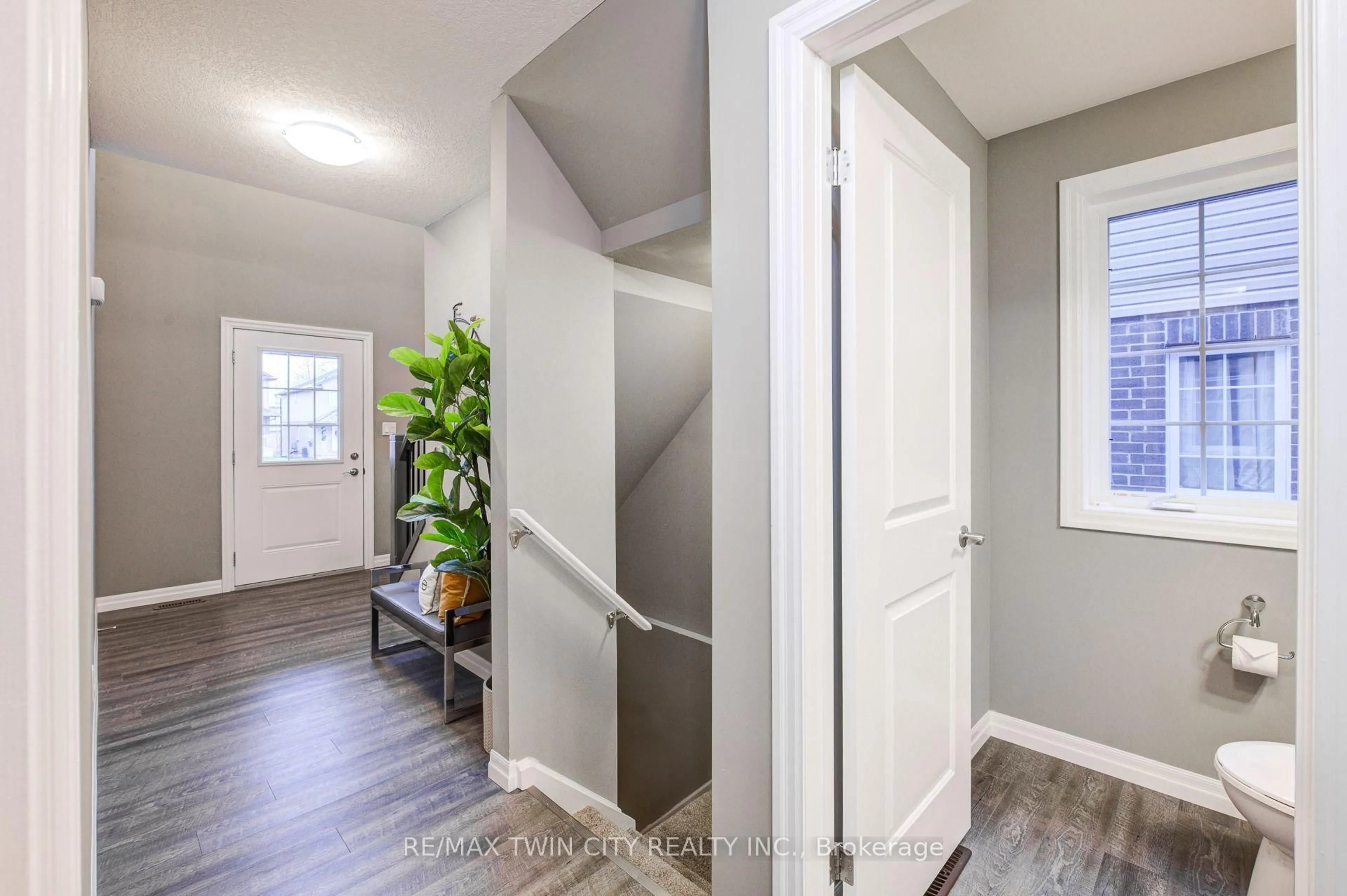 Indoor entryway for 343 Huron St #2, Woodstock Ontario N4S 7A5