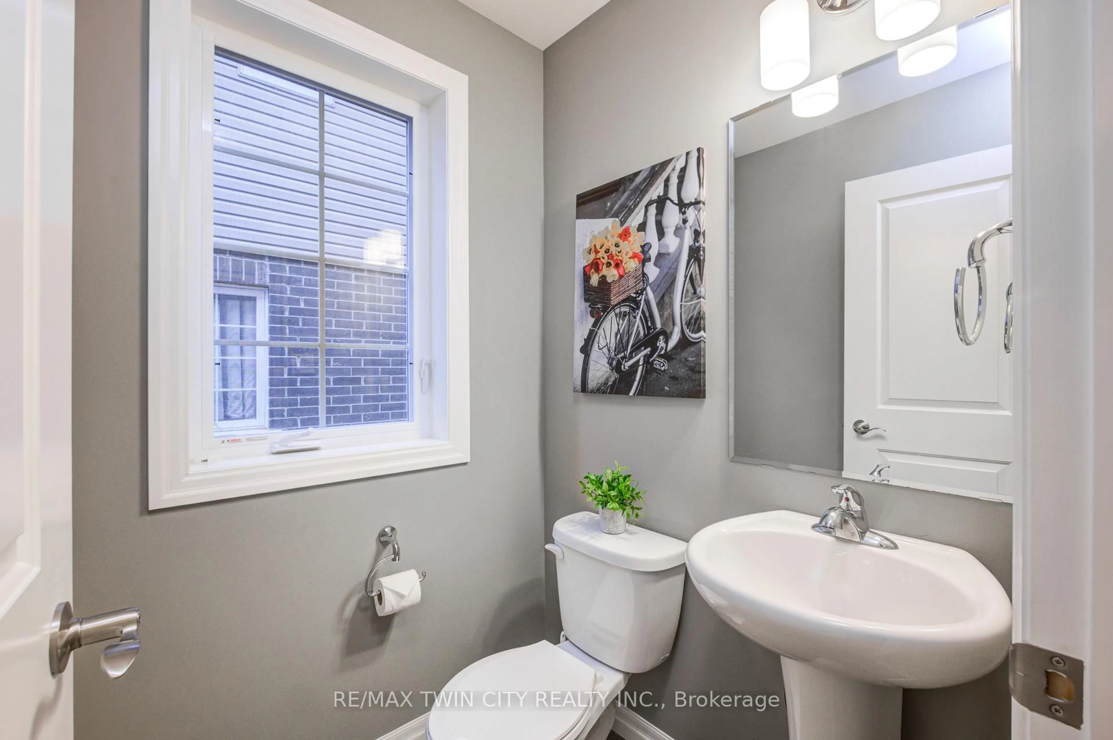 Contemporary bathroom, ceramic/tile floor for 343 Huron St #2, Woodstock Ontario N4S 7A5