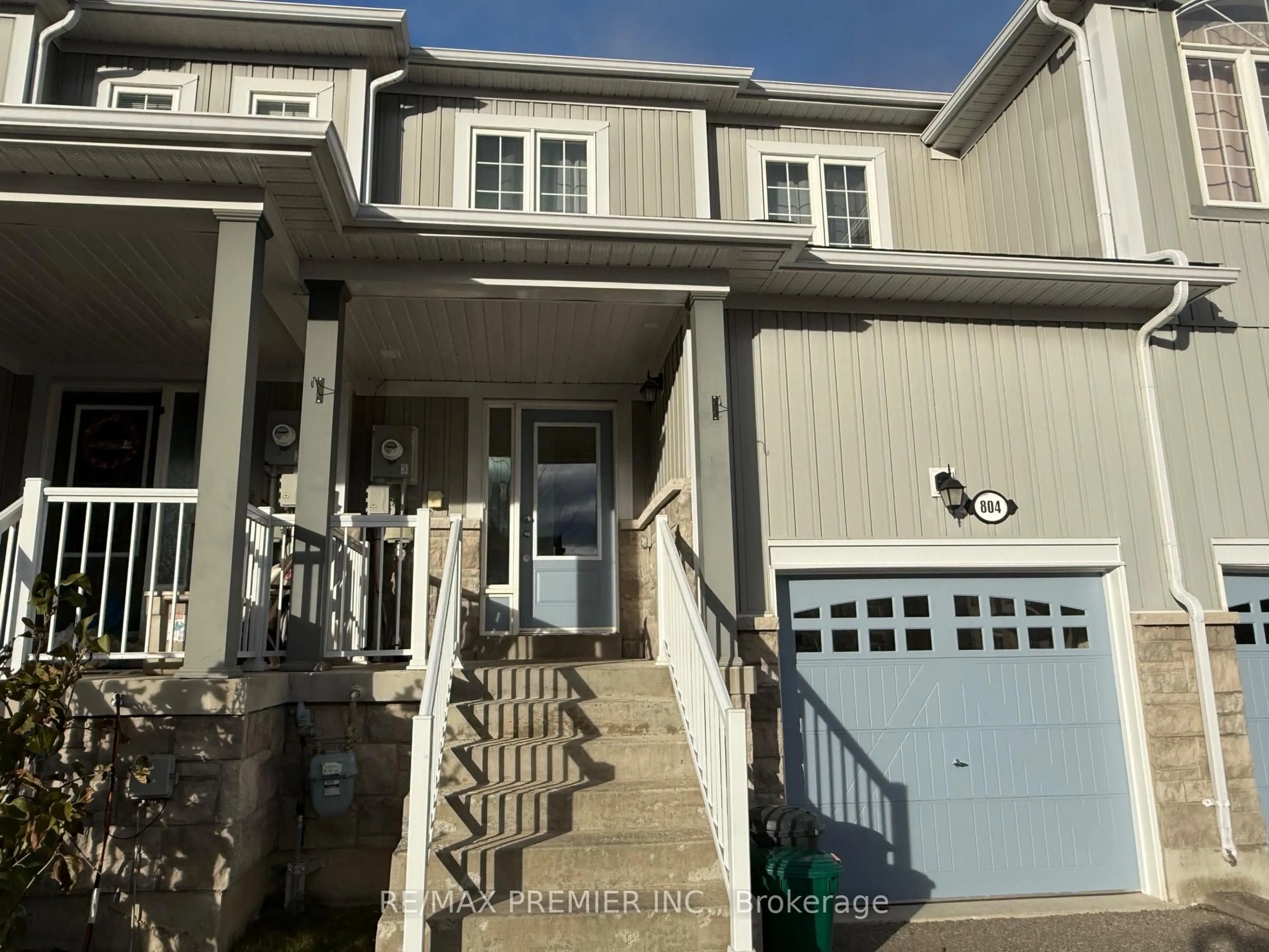 Home with vinyl exterior material, street for 804 Cook Cres, Shelburne Ontario L9V 3V3