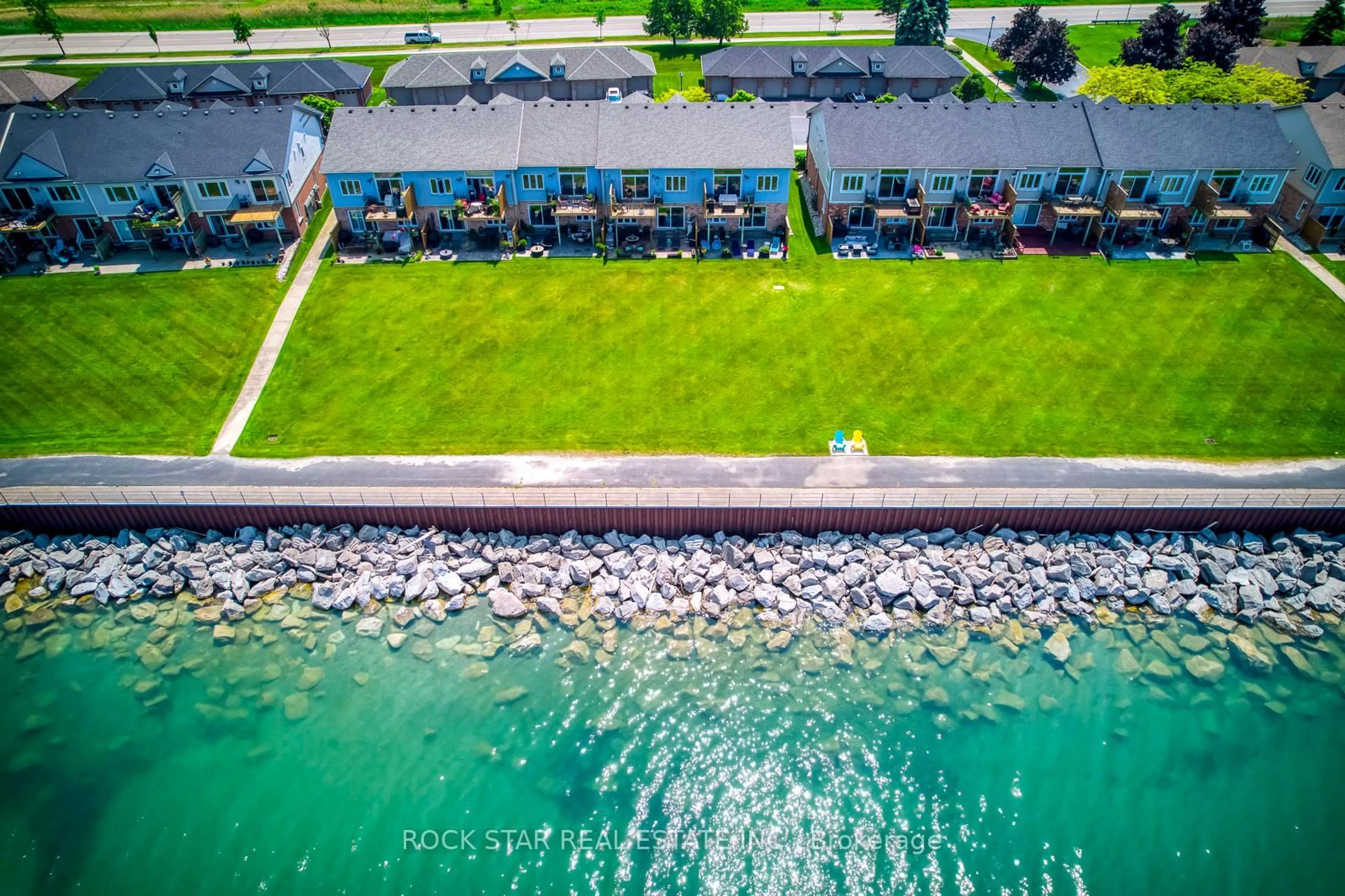 Pool for 515 North Service Rd #31, Hamilton Ontario L8E 5X6