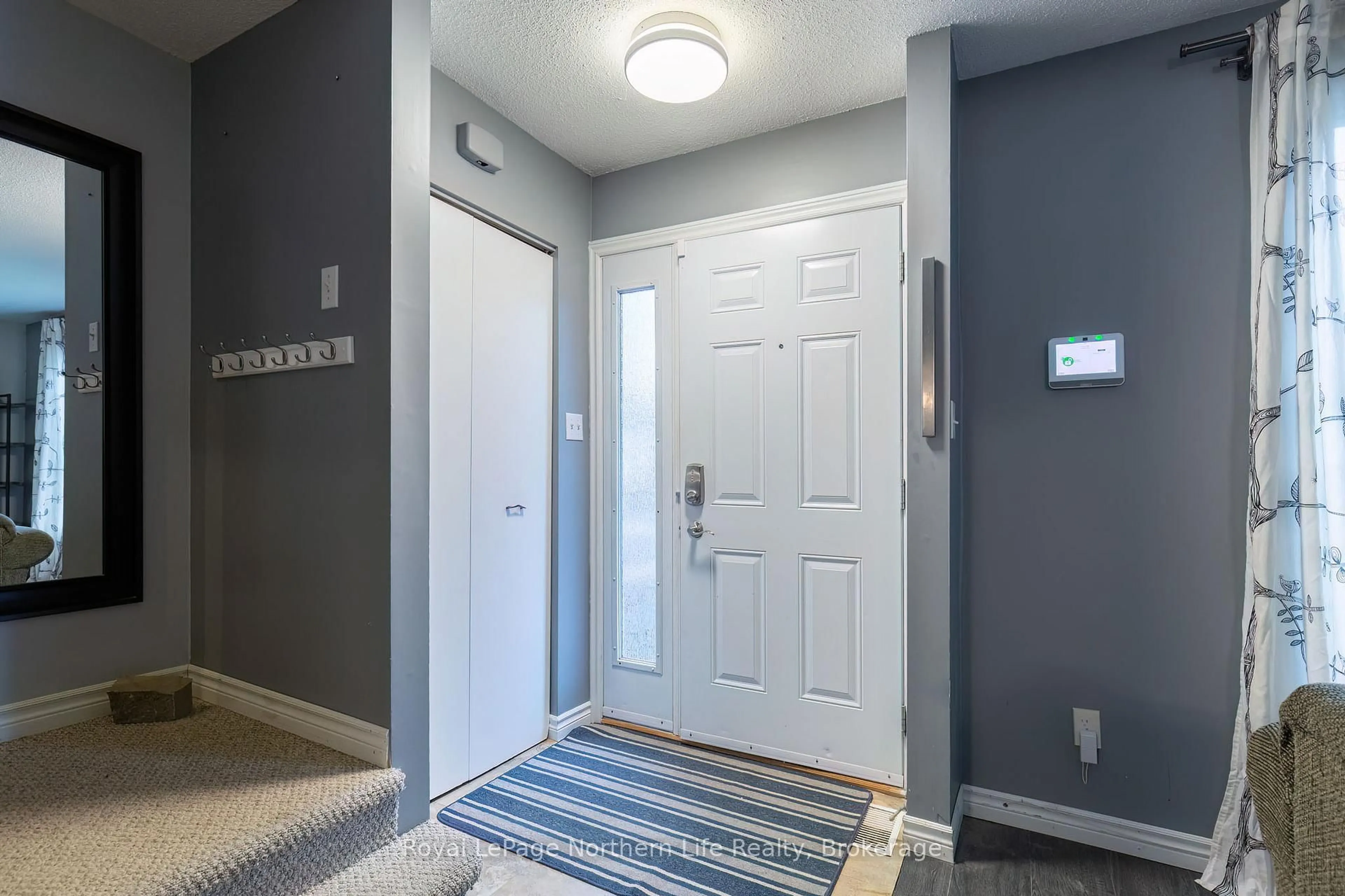 Indoor entryway for 110 Marshall Park Dr, North Bay Ontario P1A 3L2