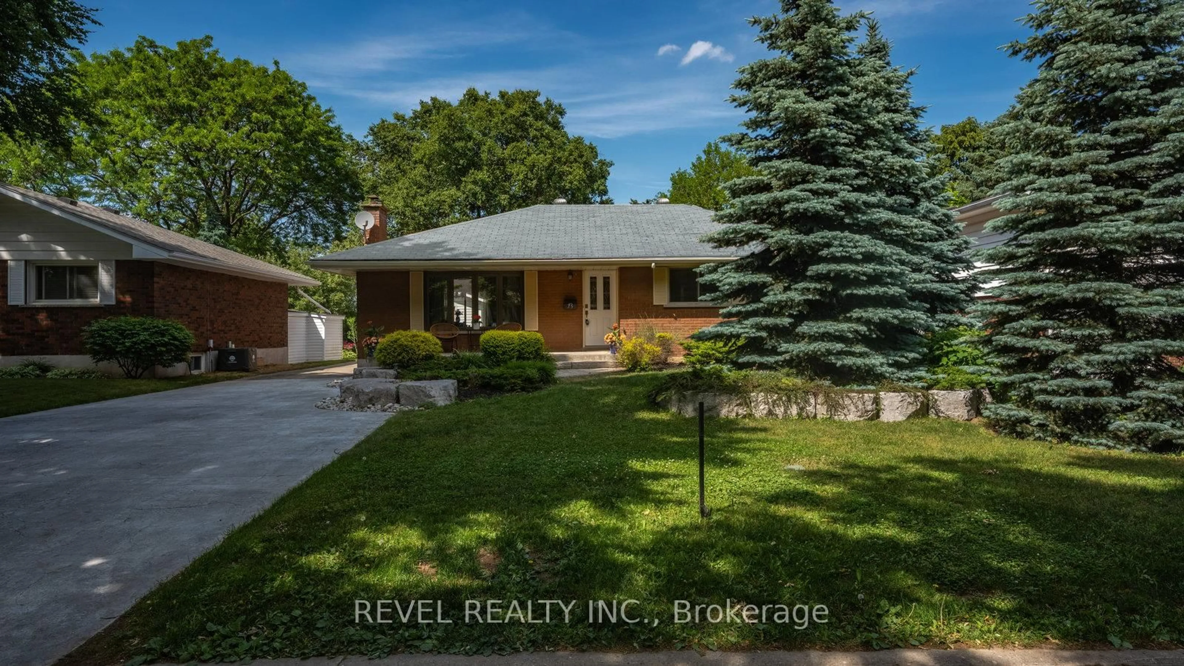 Home with brick exterior material, street for 75 Pusey Blvd, Brantford Ontario N3R 2S4