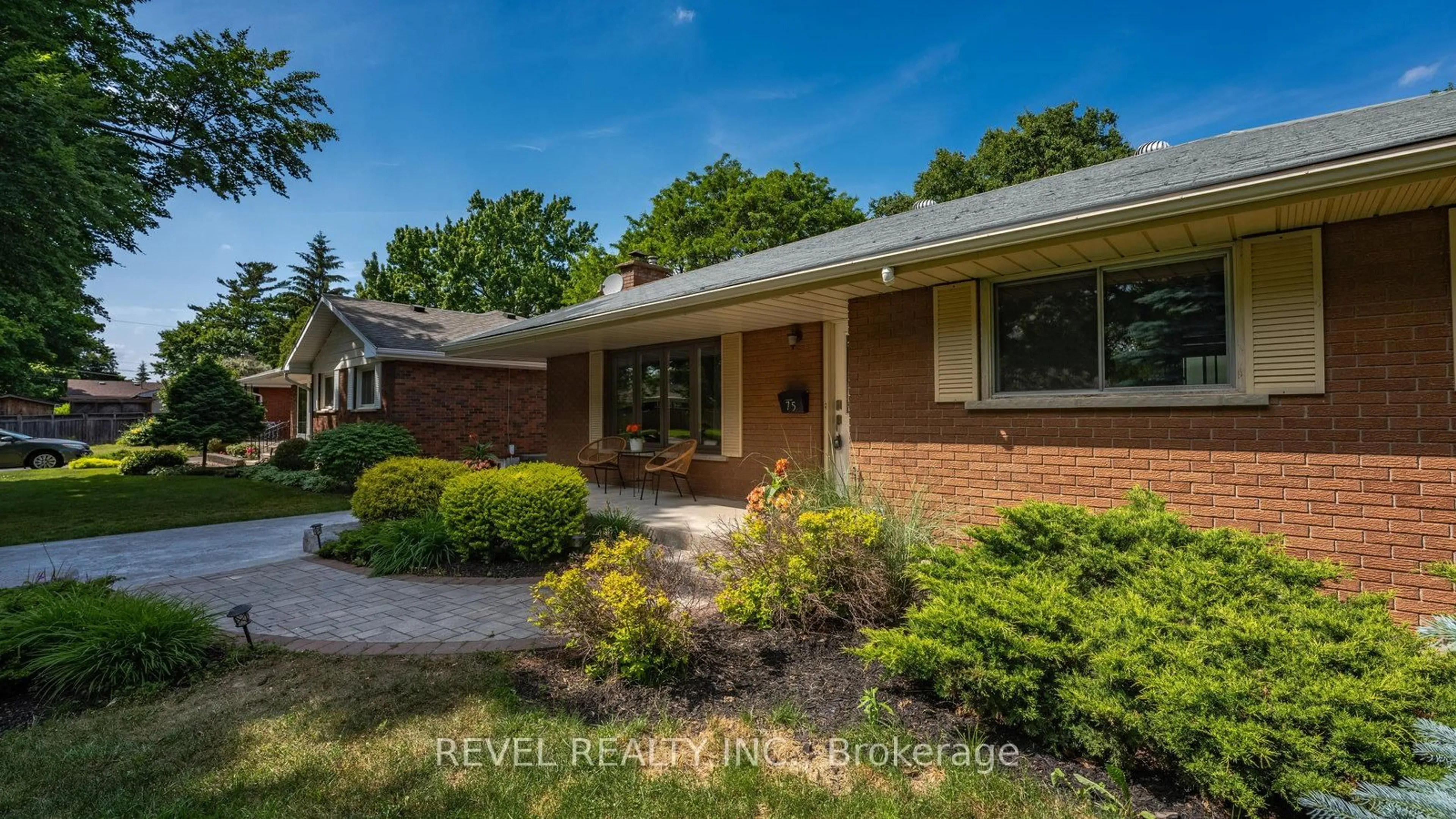 Home with brick exterior material, street for 75 Pusey Blvd, Brantford Ontario N3R 2S4