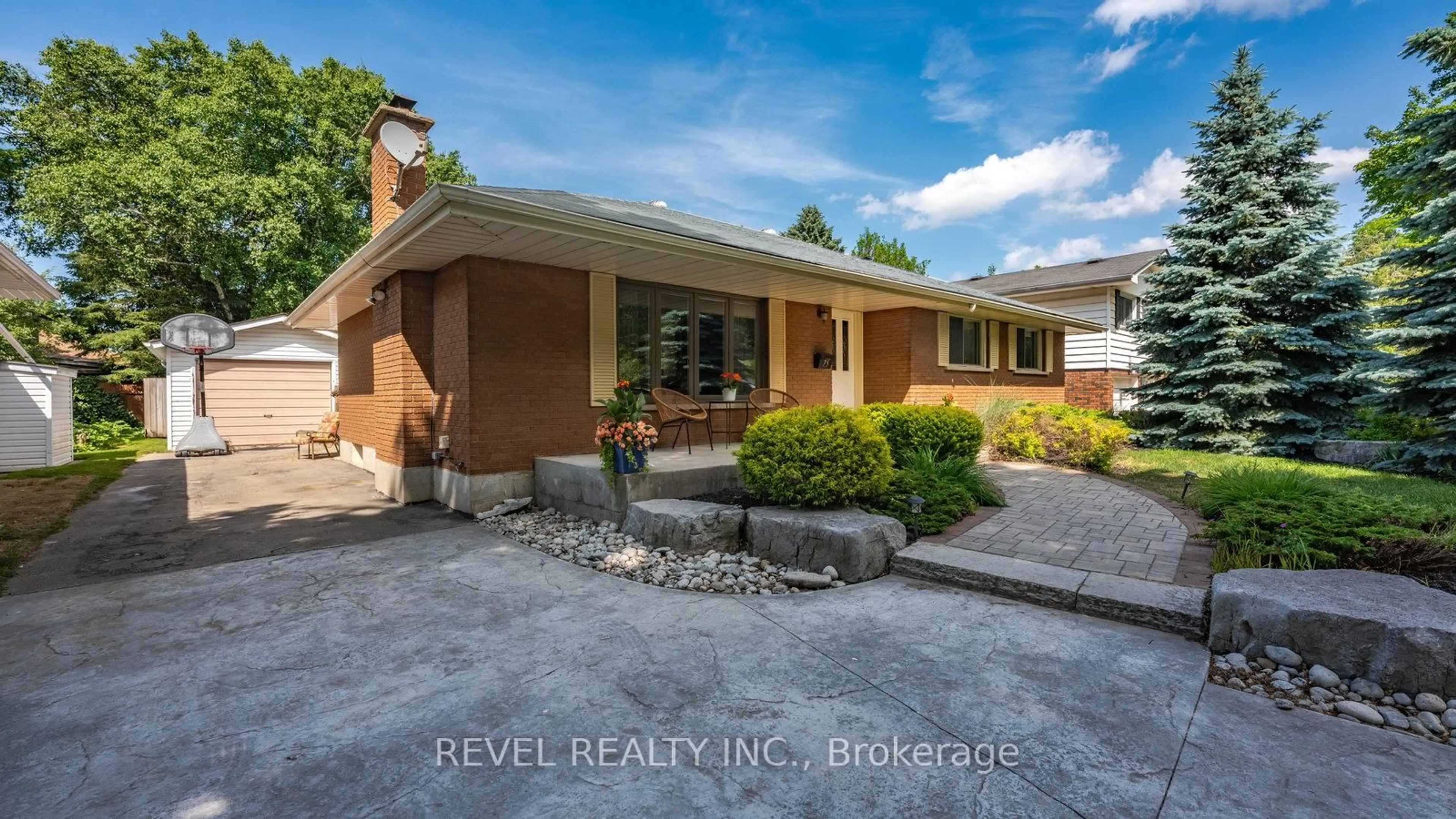 Home with brick exterior material, street for 75 Pusey Blvd, Brantford Ontario N3R 2S4