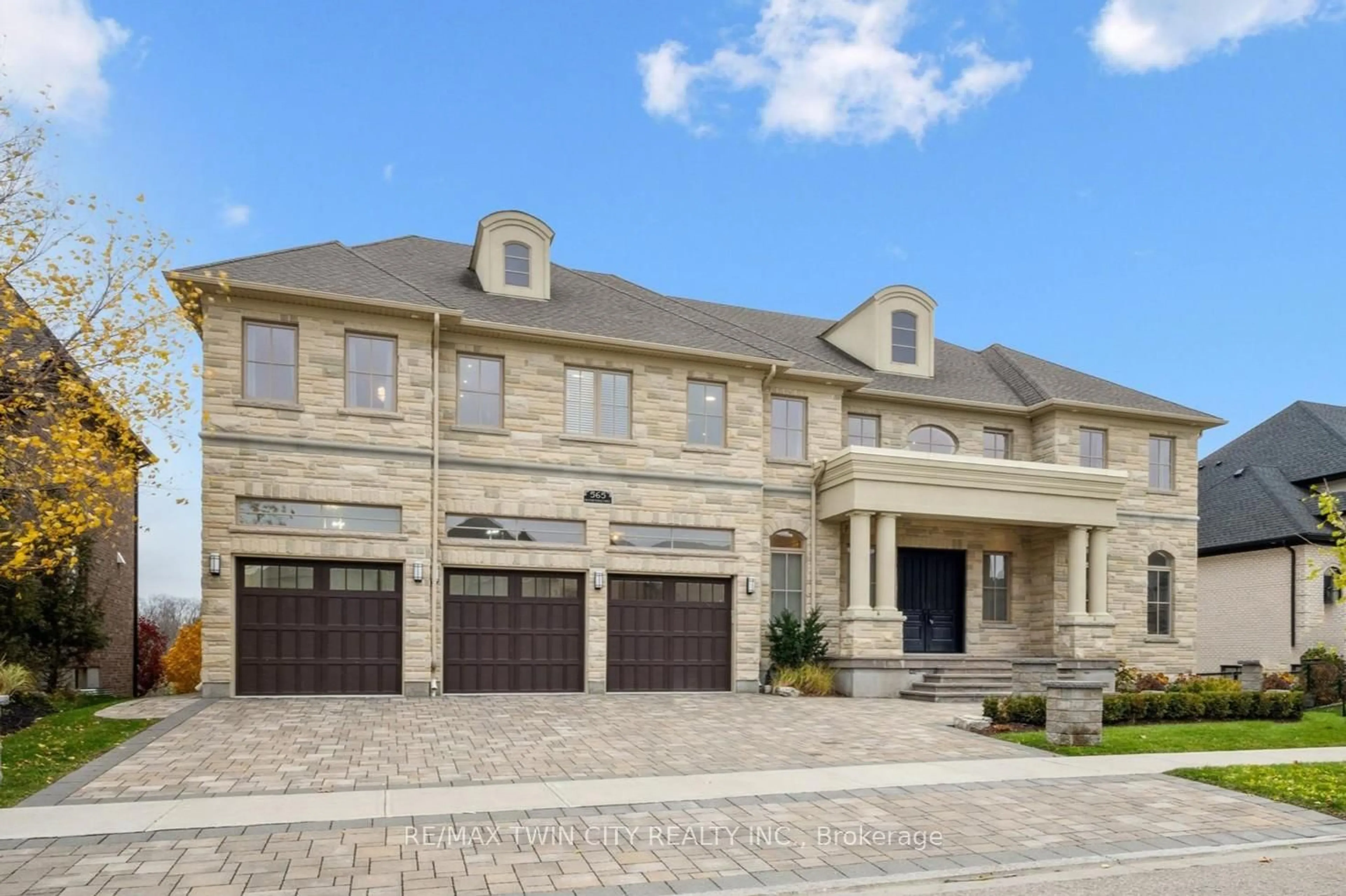 Home with brick exterior material, street for 565 Manor Ridge Cres, Waterloo Ontario N2J 4G8