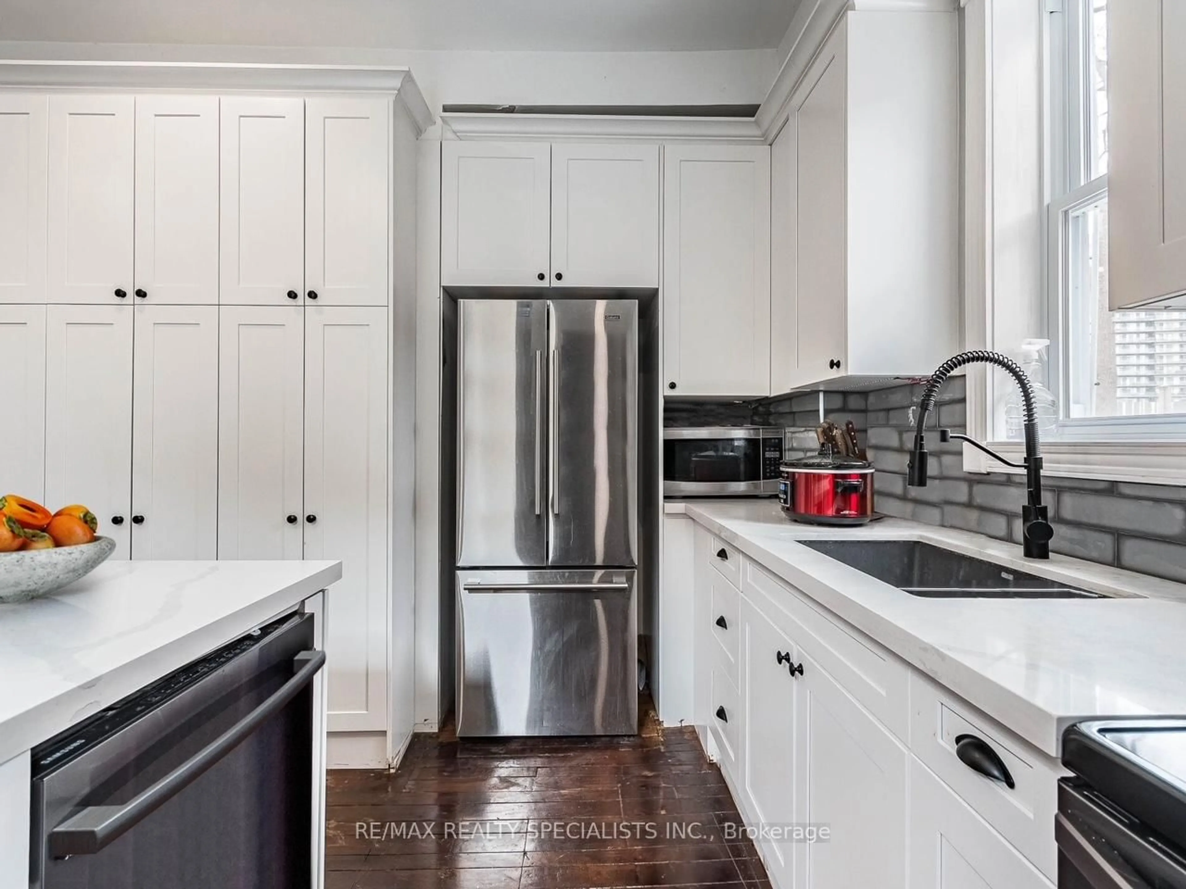 Unknown for 9 Ramore St, Cambridge Ontario N1S 2P6