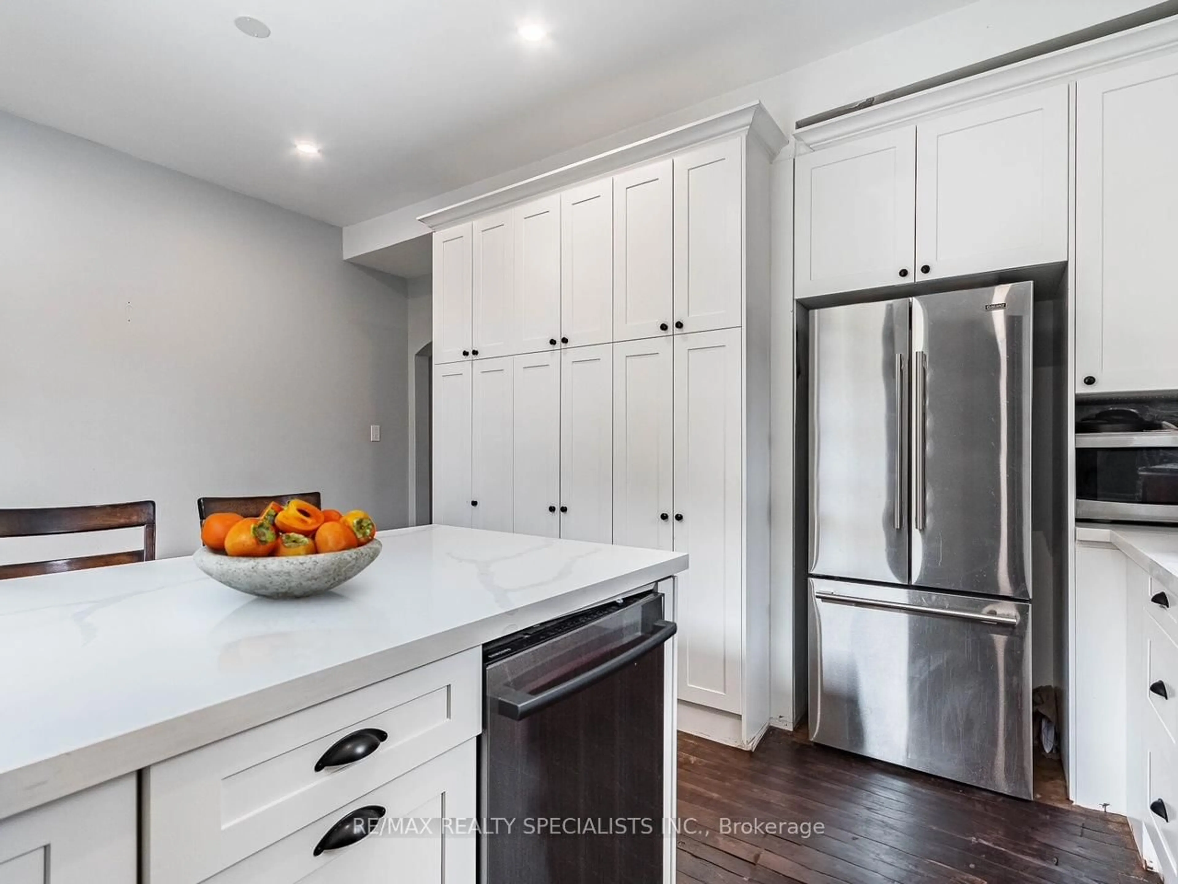 Open concept kitchen, unknown for 9 Ramore St, Cambridge Ontario N1S 2P6