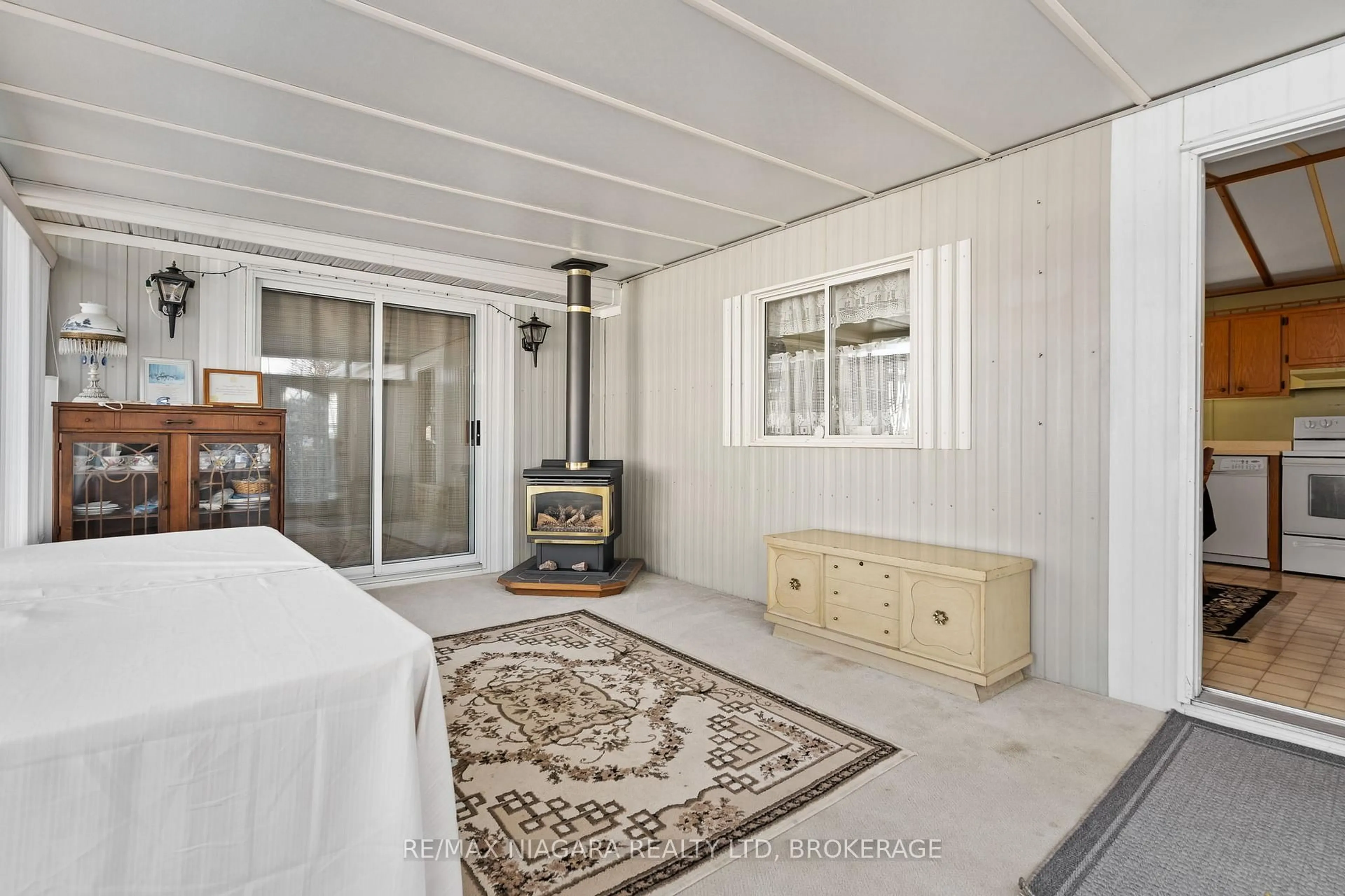 A pic of a room for 3033 Townline Rd #52, Fort Erie Ontario L0R 1S0