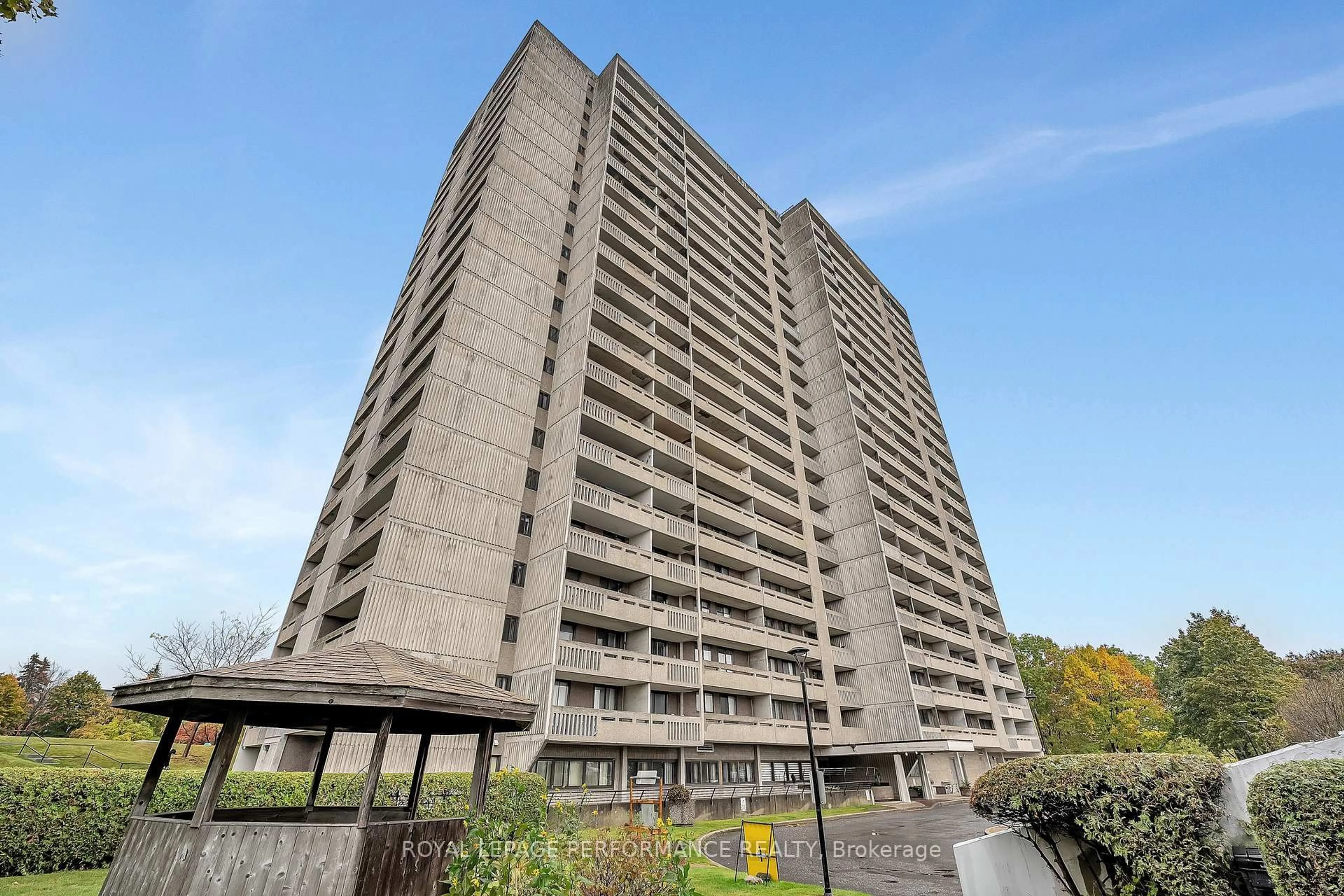 Patio, building for 415 Greenview Ave #308, Ottawa Ontario K2B 8G5