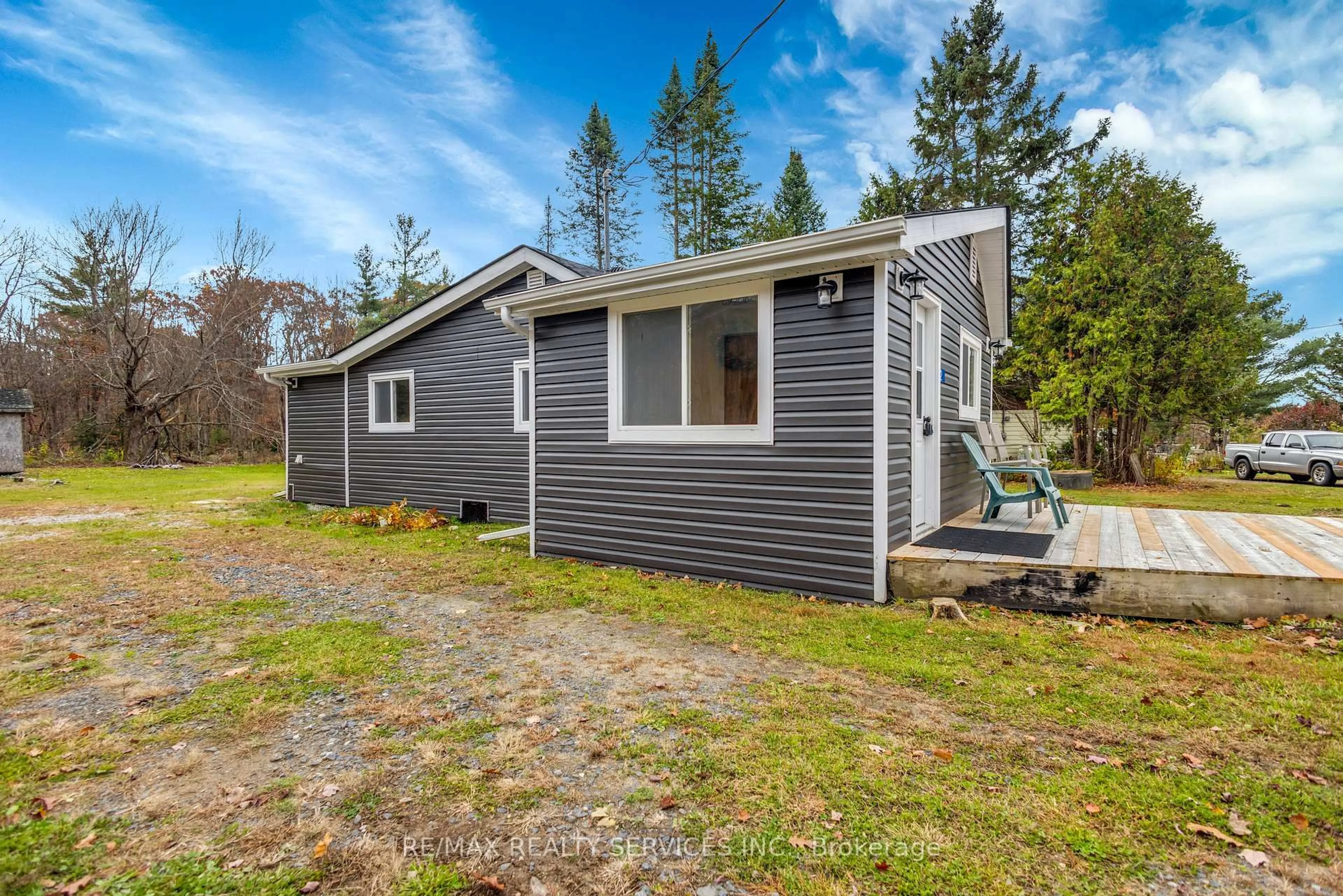 Home with vinyl exterior material, street for 7826 Lake Jospeh Rd, Georgian Bay Ontario P0B 1K0