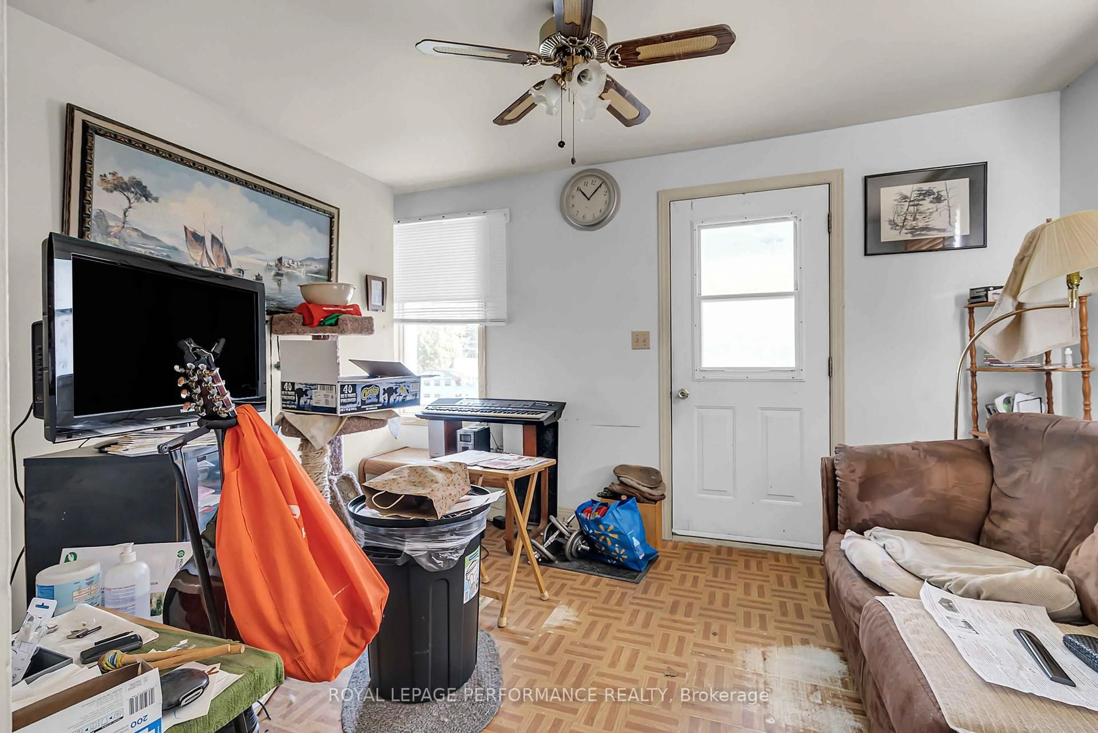 A pic of a room for 320 St Felix St, Cornwall Ontario K6H 5A6