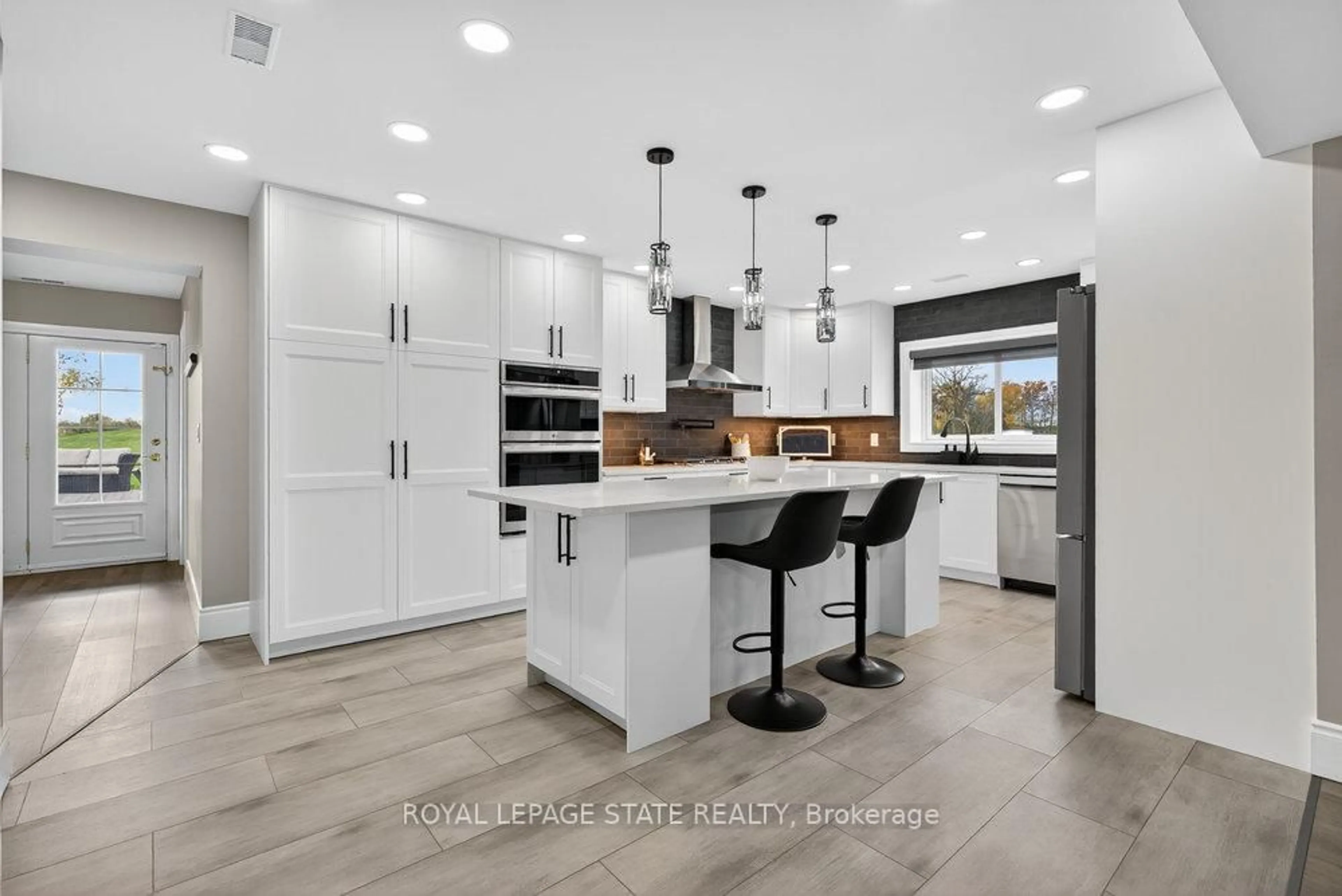 Contemporary kitchen, ceramic/tile floor for 74 Green Mountain Rd, Hamilton Ontario L8G 4N4