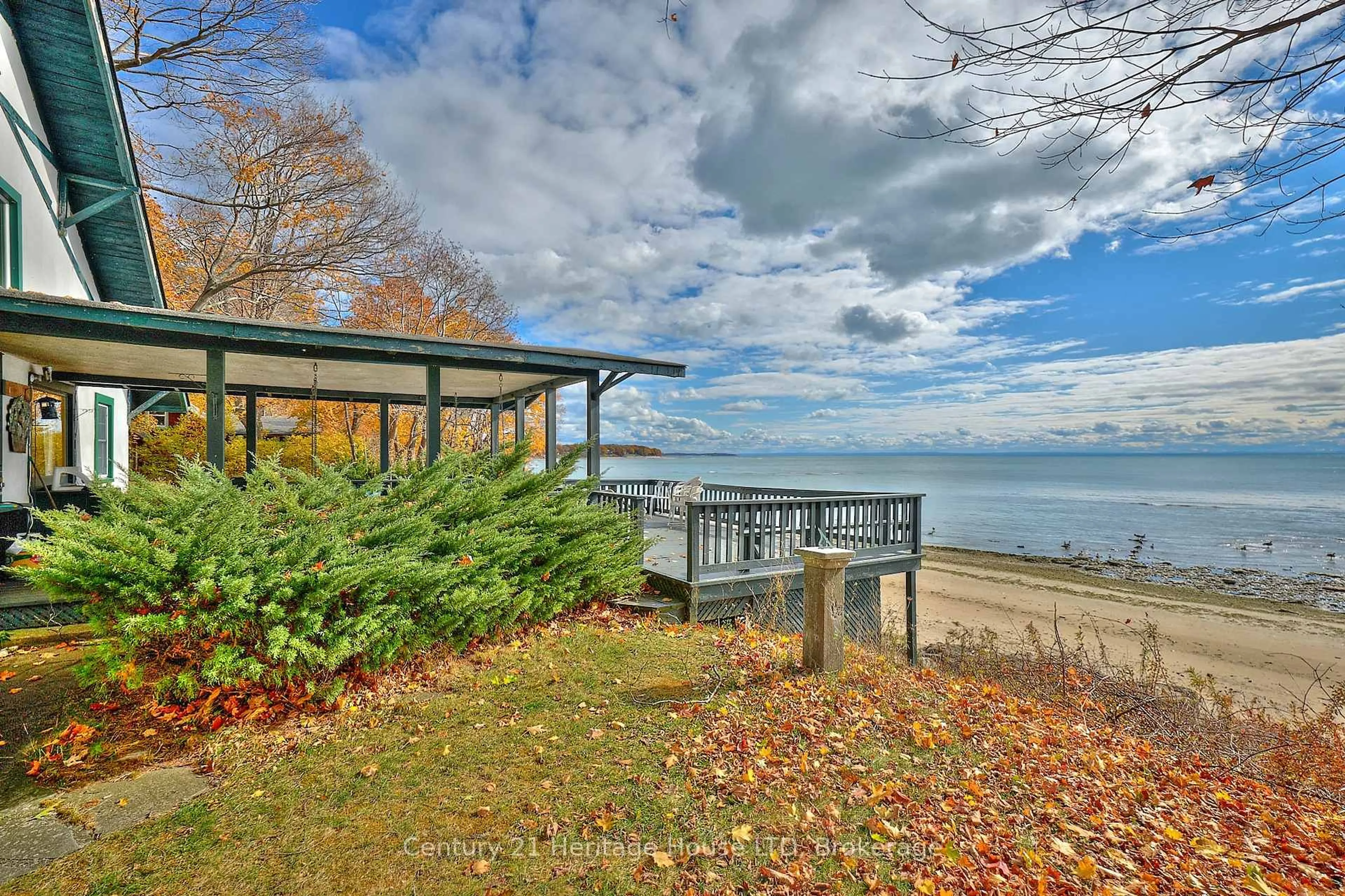 Patio, water/lake/river/ocean view for 1033 FIRELANE 1 Rd, Port Colborne Ontario L3K 5V3