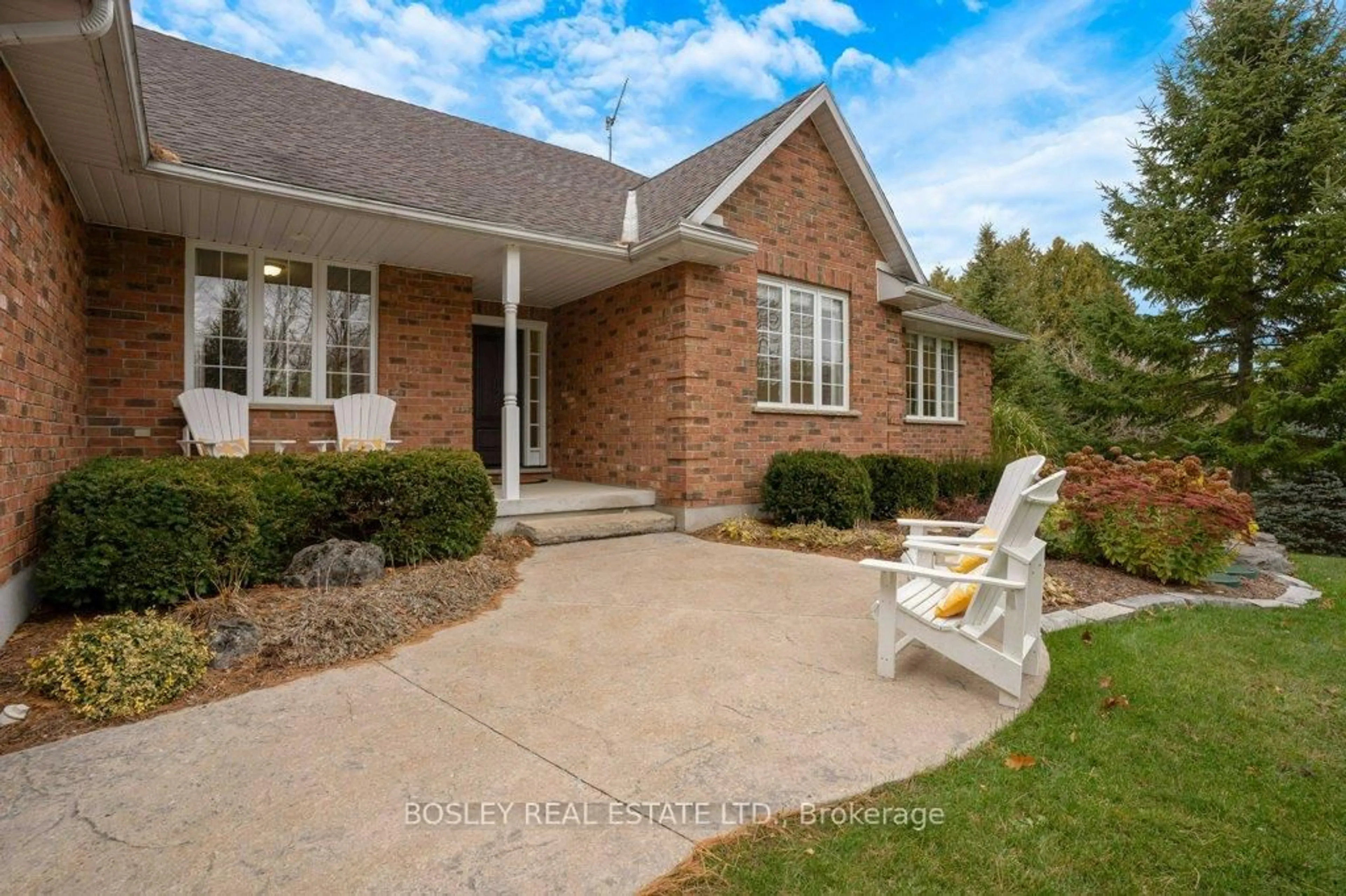 Home with brick exterior material, unknown for 226 Hume Rd, Puslinch Ontario N0B 2J0