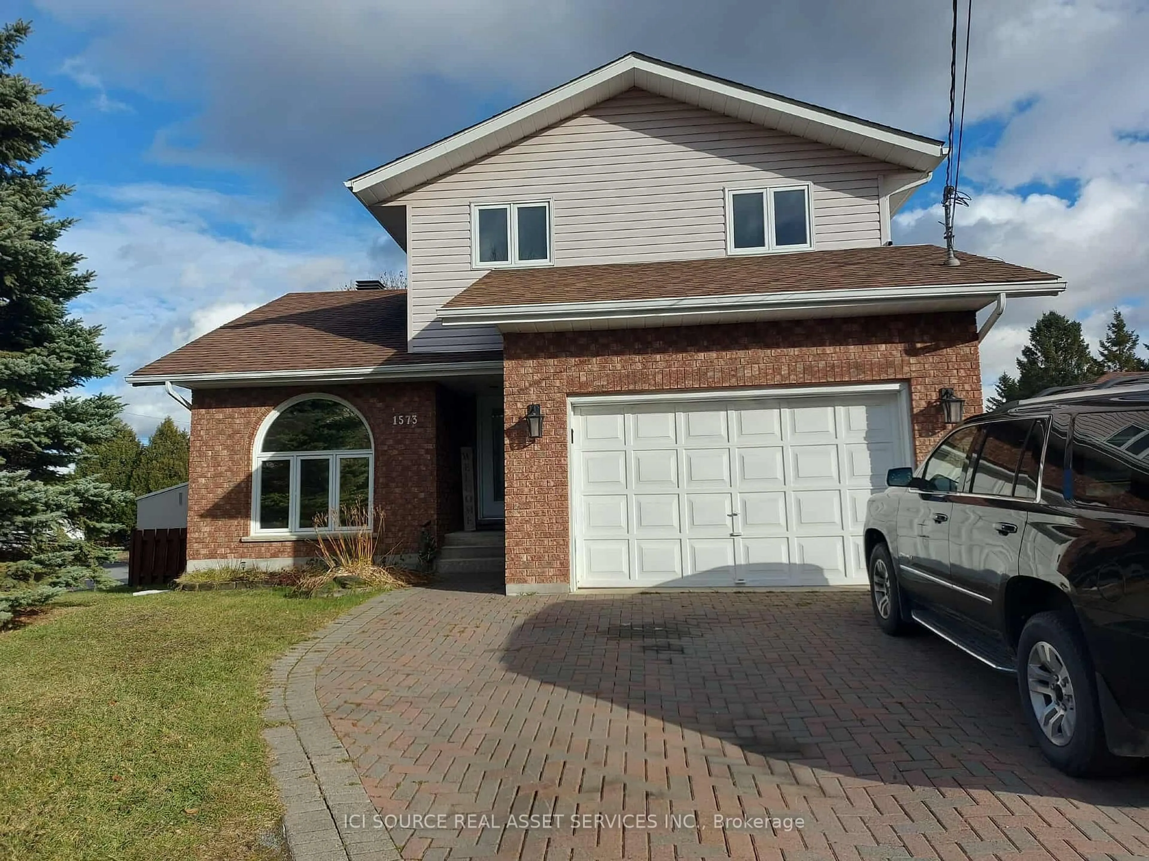 Home with brick exterior material, street for 1573 Rose Crt, Greater Sudbury Ontario P3P 1A8
