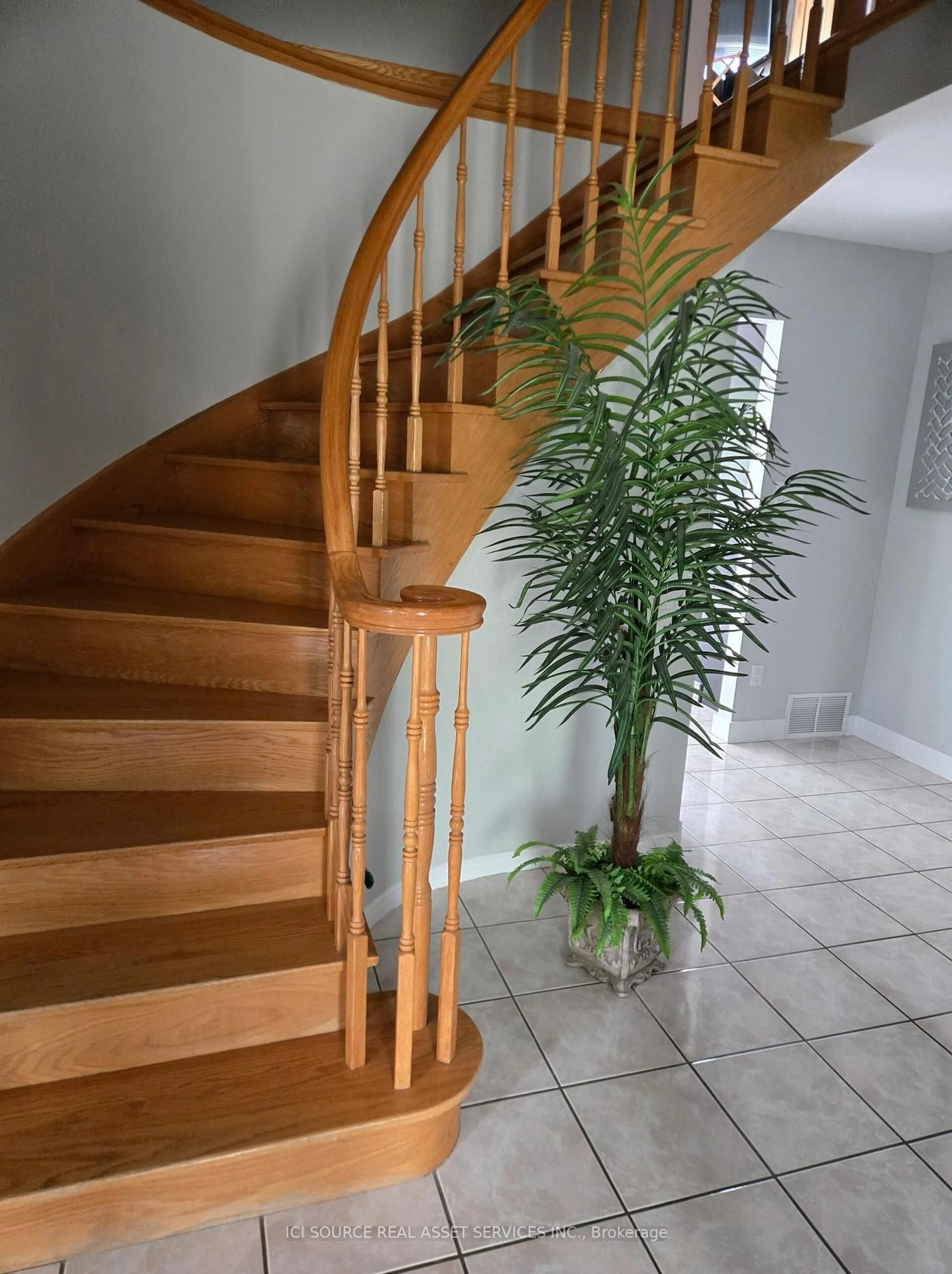 Stairs for 1573 Rose Crt, Greater Sudbury Ontario P3P 1A8