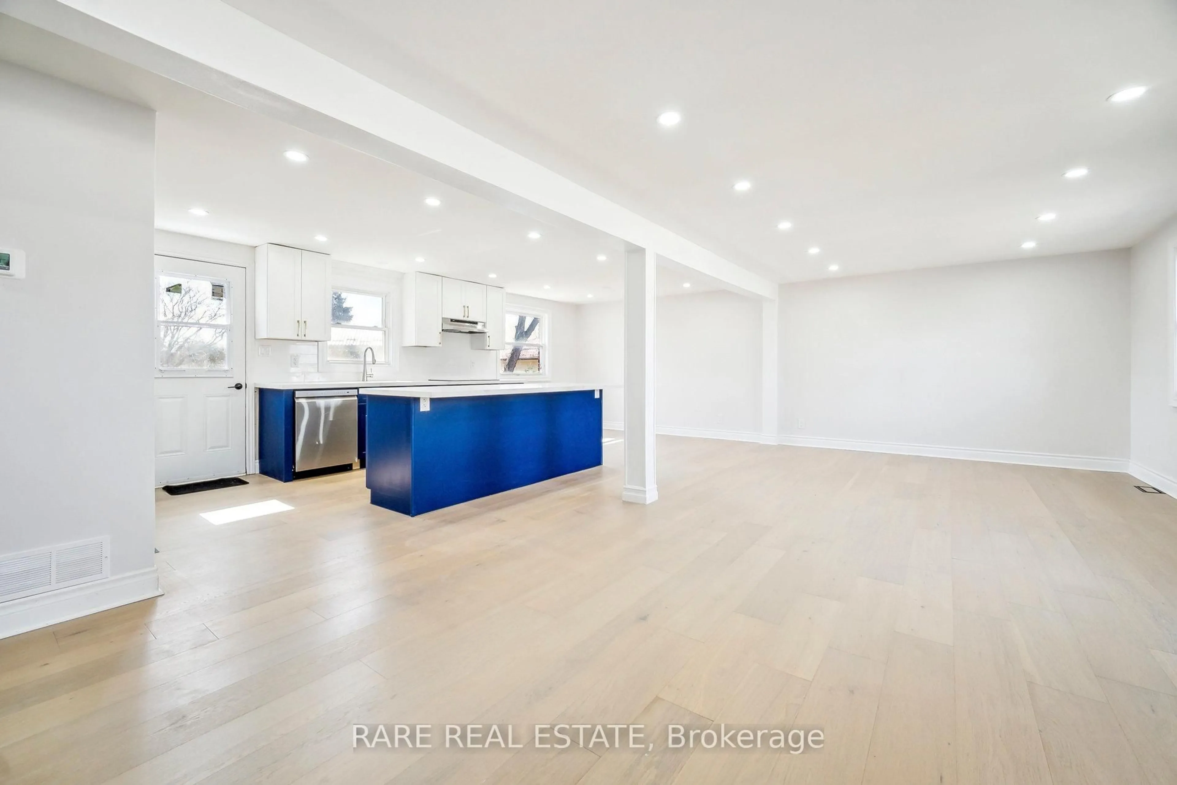 Open concept kitchen, unknown for 314 Laughton Cres, Strathroy-Caradoc Ontario N7G 1H7