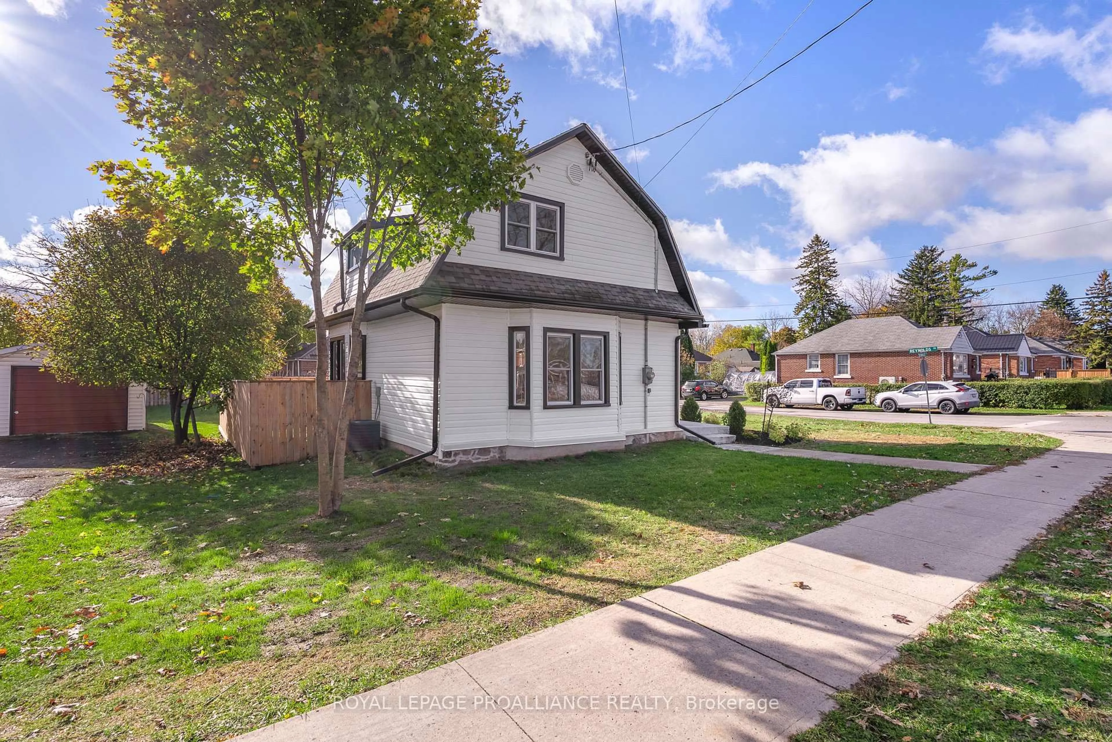 A pic from outside/outdoor area/front of a property/back of a property/a pic from drone, street for 97 Donald St, Belleville Ontario K8P 2J6