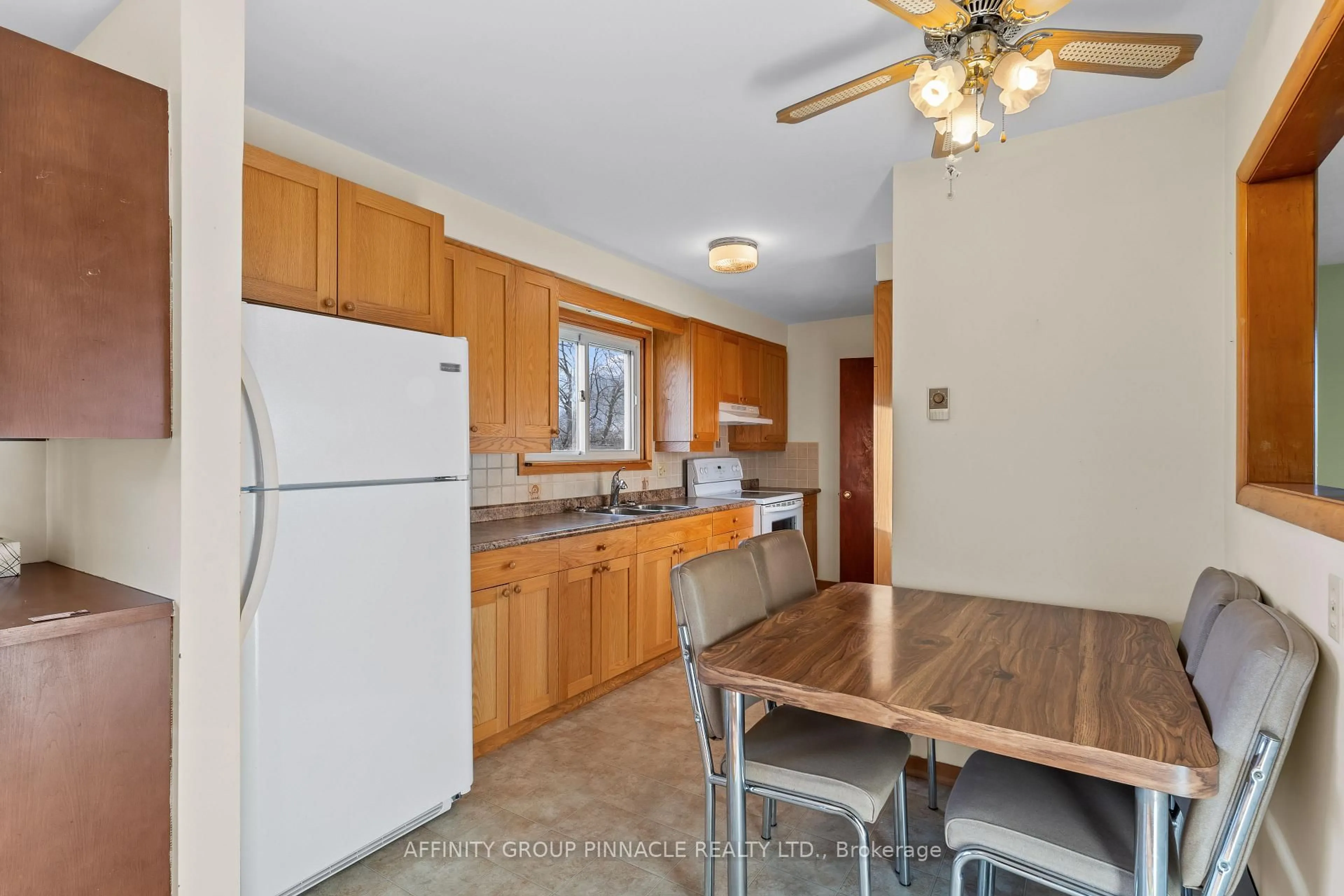 Standard kitchen, unknown for 2591 35 Highway, Kawartha Lakes Ontario K9V 4R4