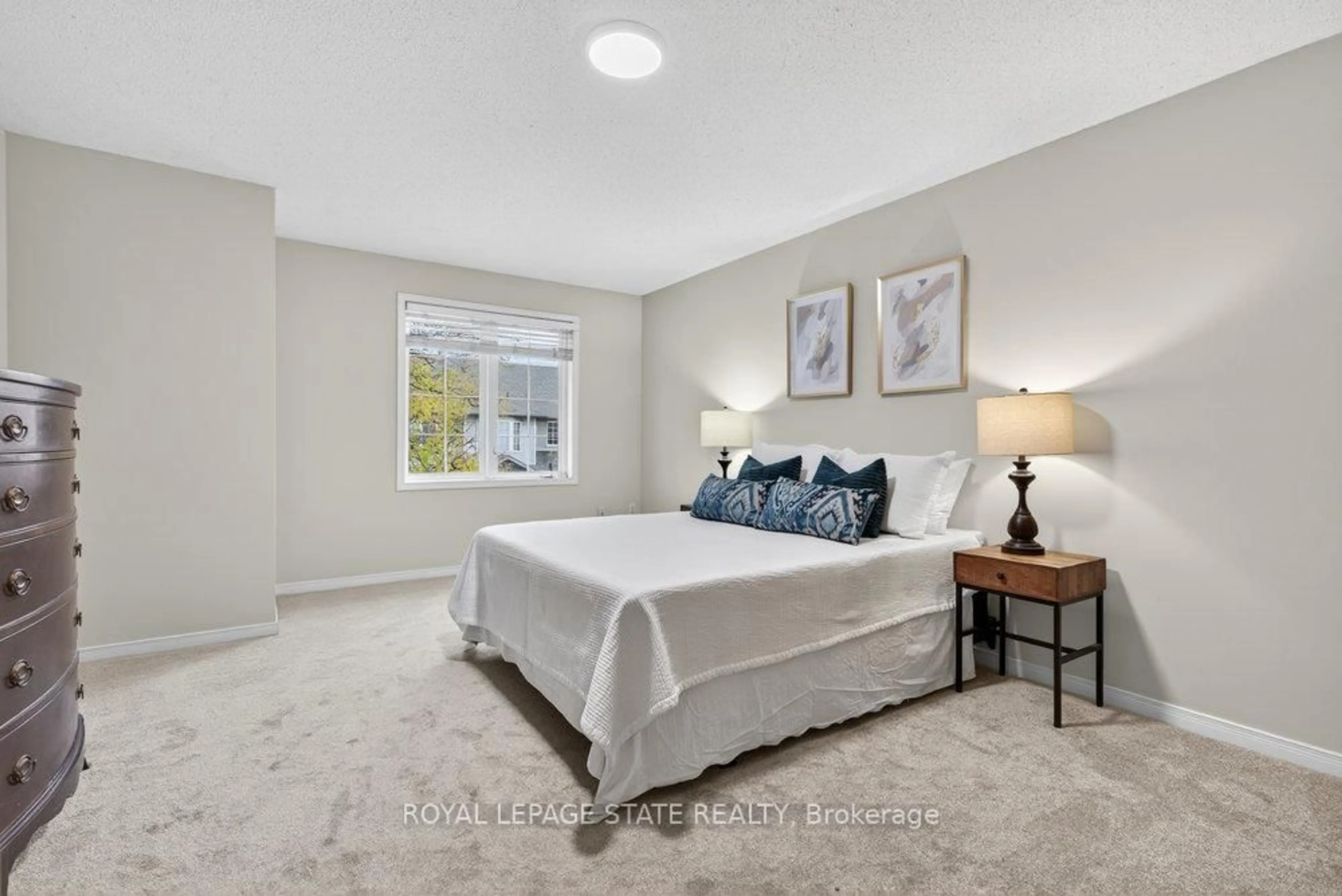 Bedroom with bed, unknown for 76 Frances Ave #37, Hamilton Ontario L8E 5X2