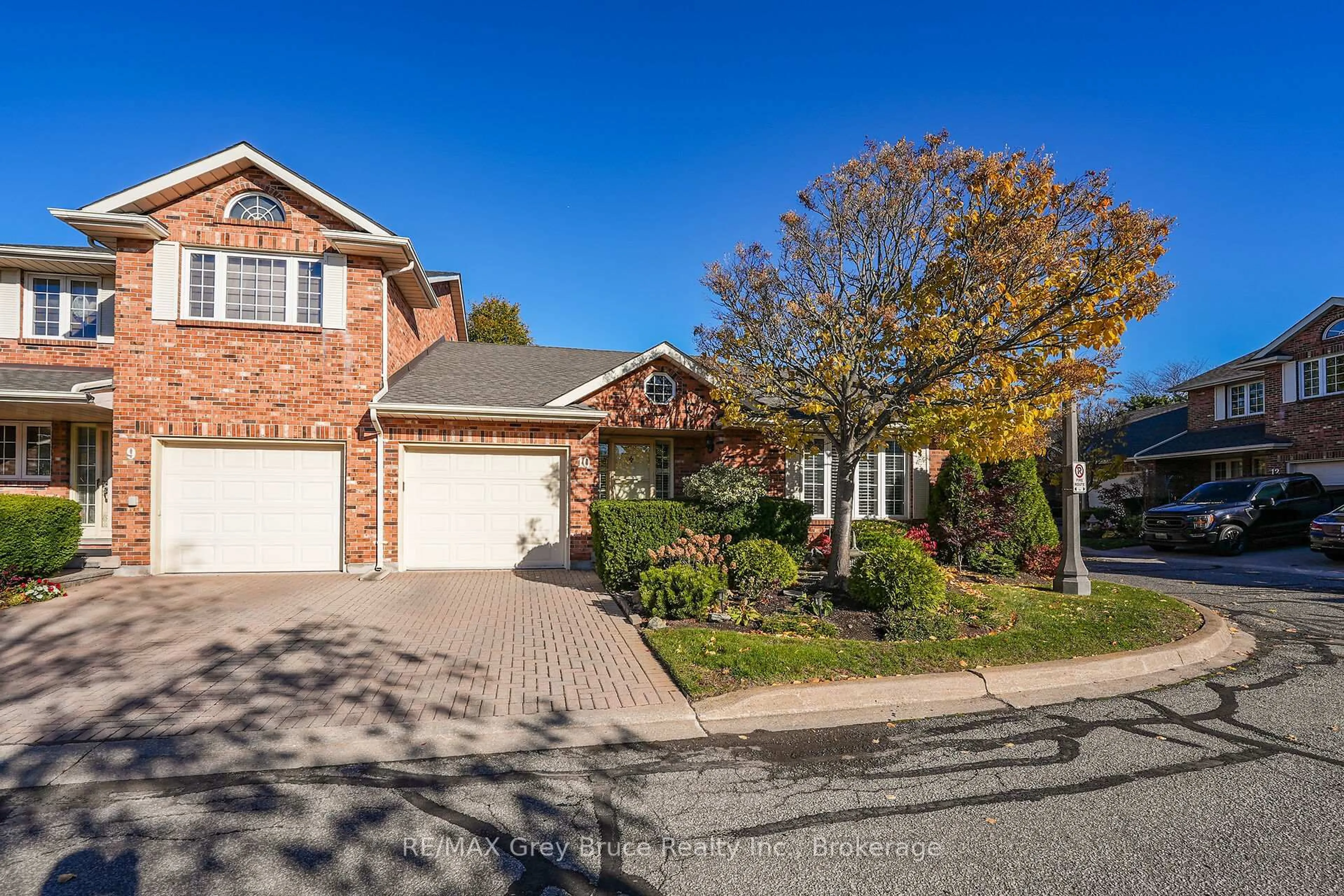 Home with brick exterior material, street for 2720 Mewburn Rd #10, Niagara Falls Ontario L2J 4J5