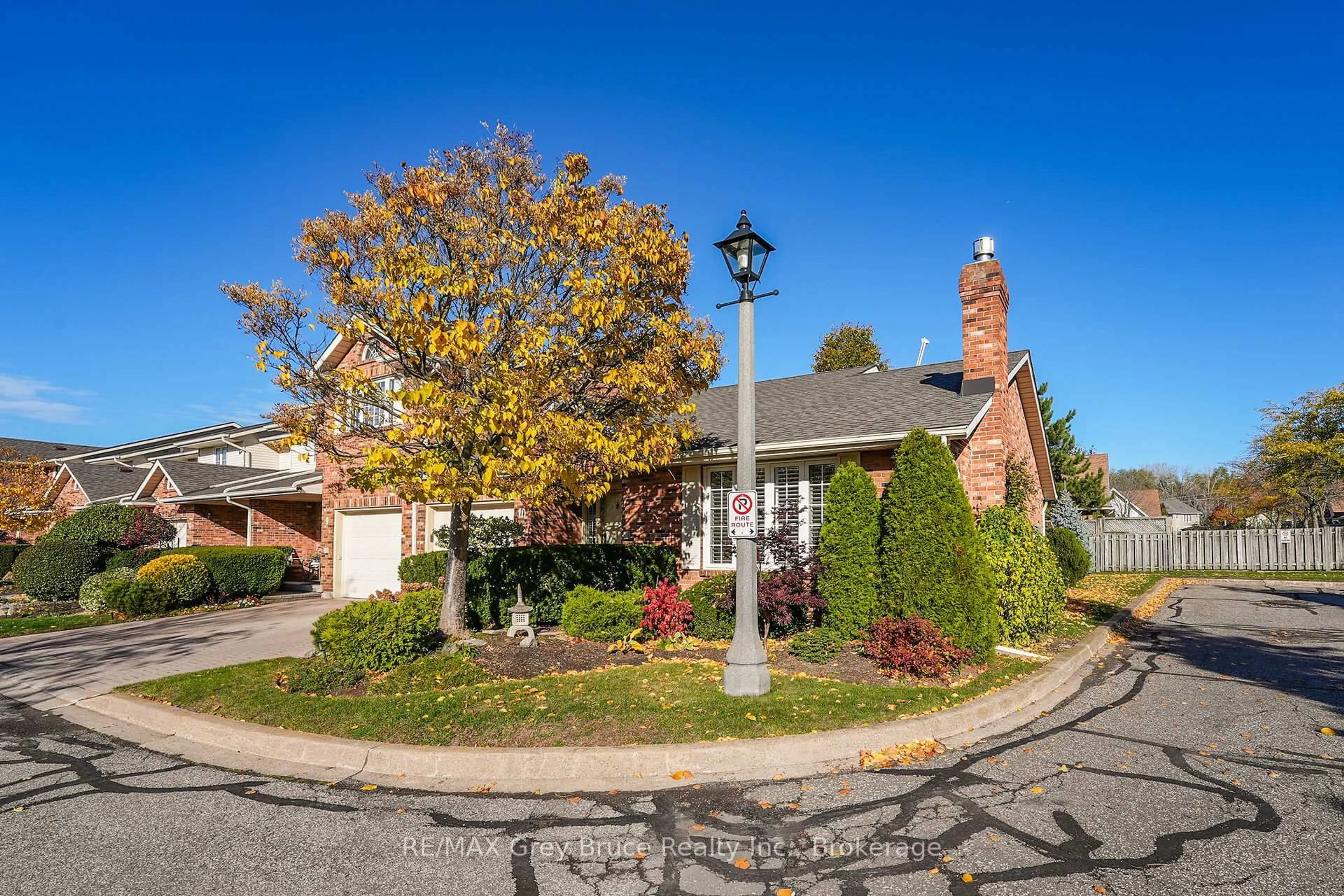 Home with brick exterior material, street for 2720 Mewburn Rd #10, Niagara Falls Ontario L2J 4J5